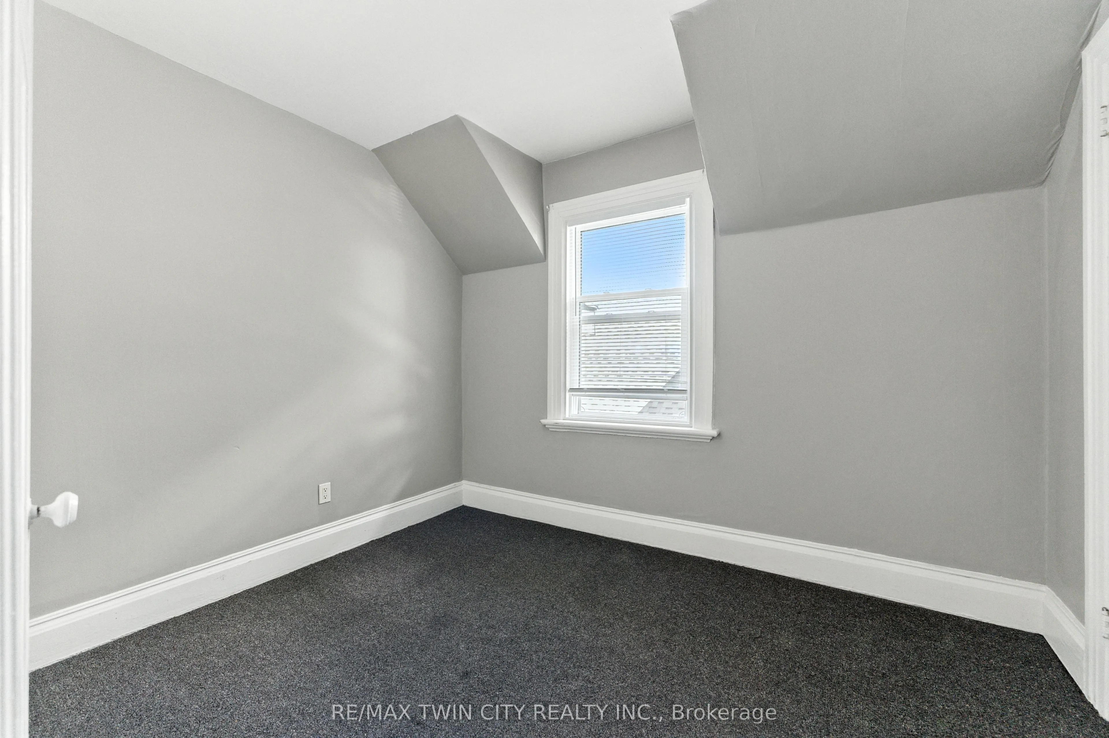39 Allenby Avenue