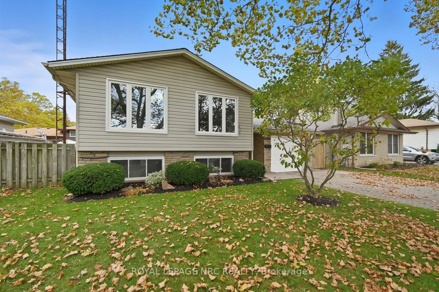 4448 Meadowvale Drive