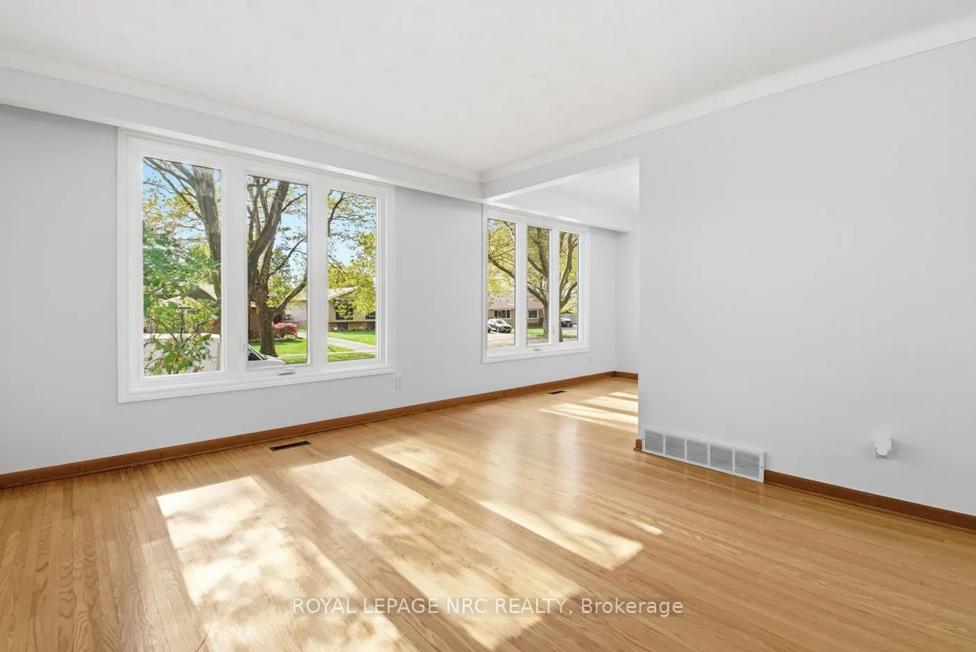 4448 Meadowvale Drive