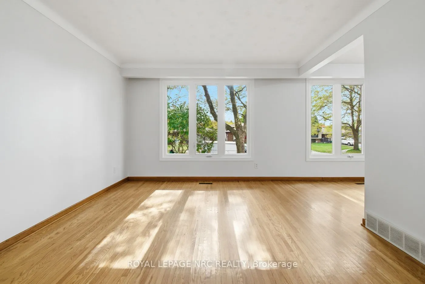 4448 Meadowvale Drive