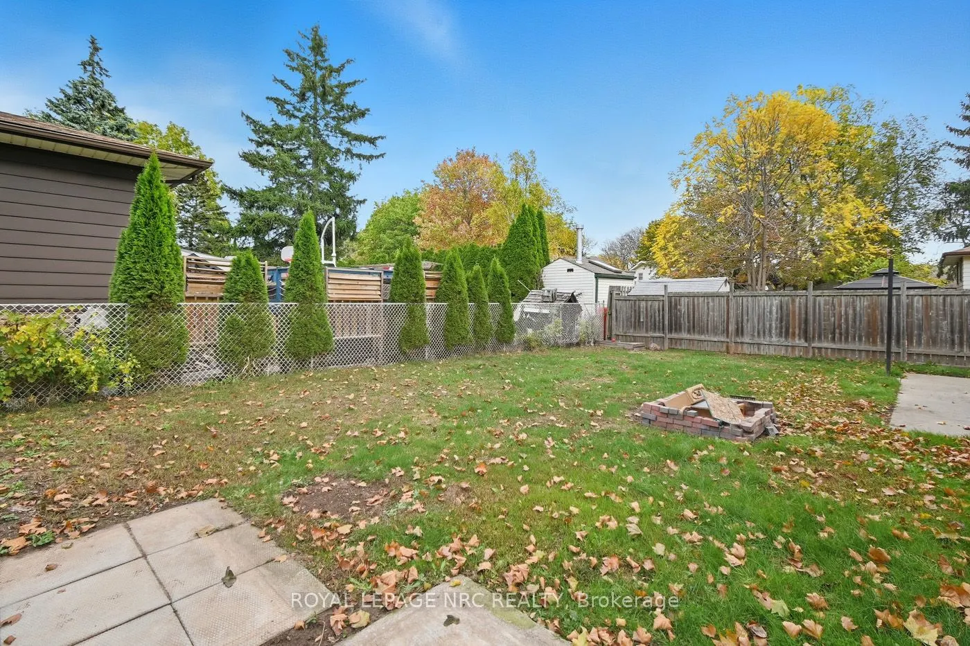 4448 Meadowvale Drive