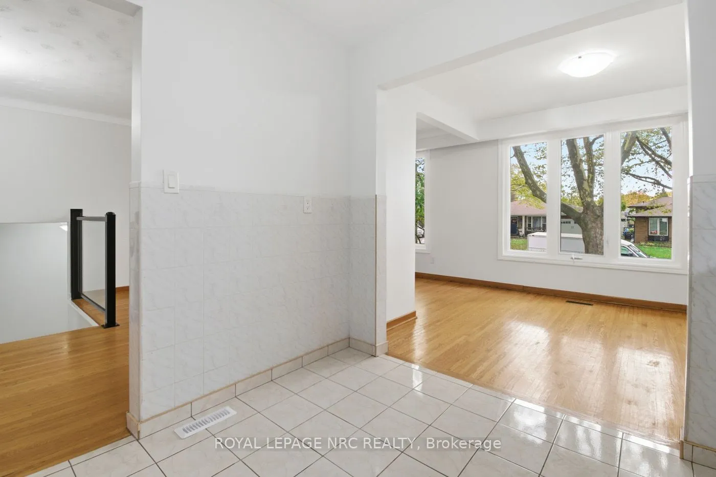 4448 Meadowvale Drive