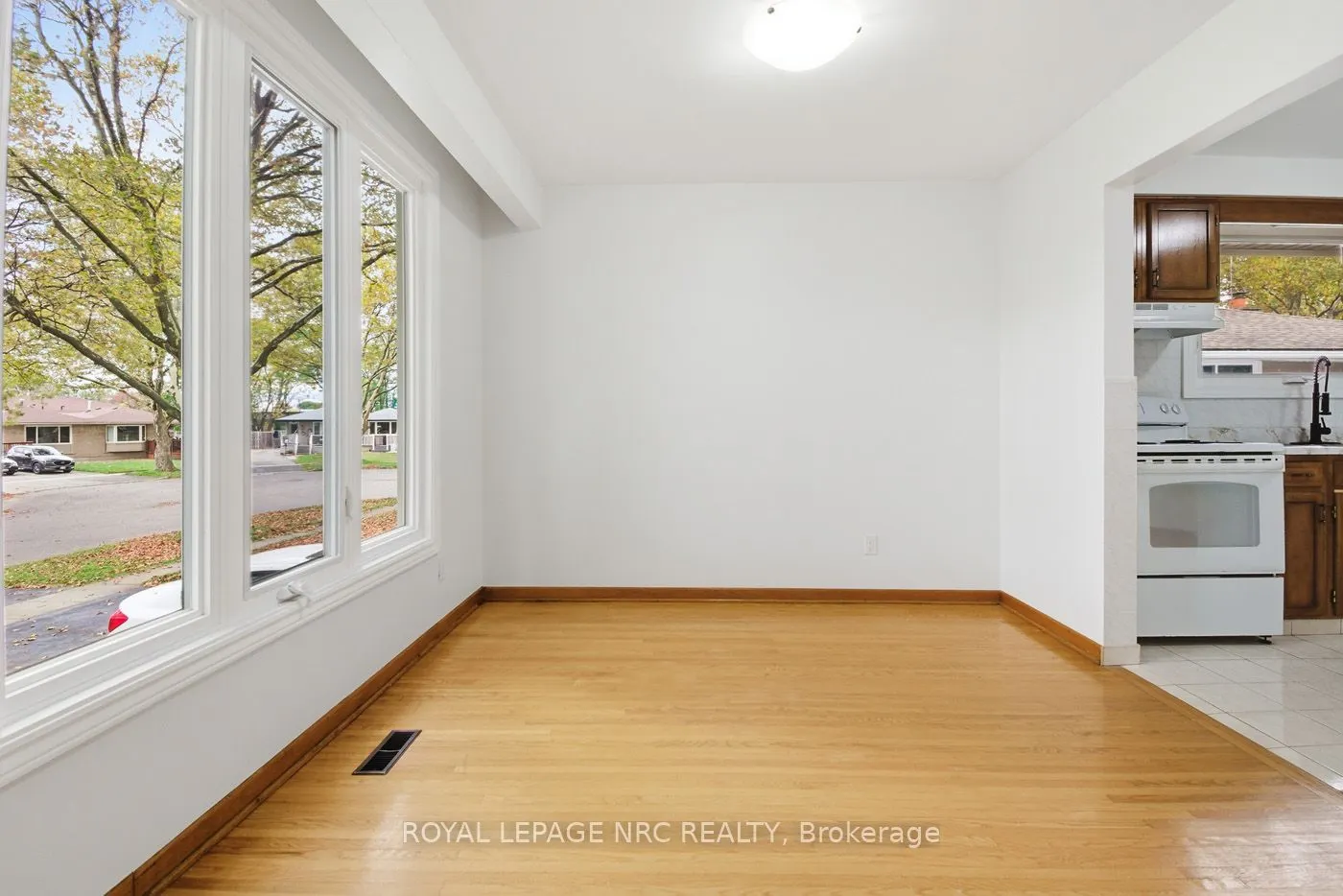 4448 Meadowvale Drive