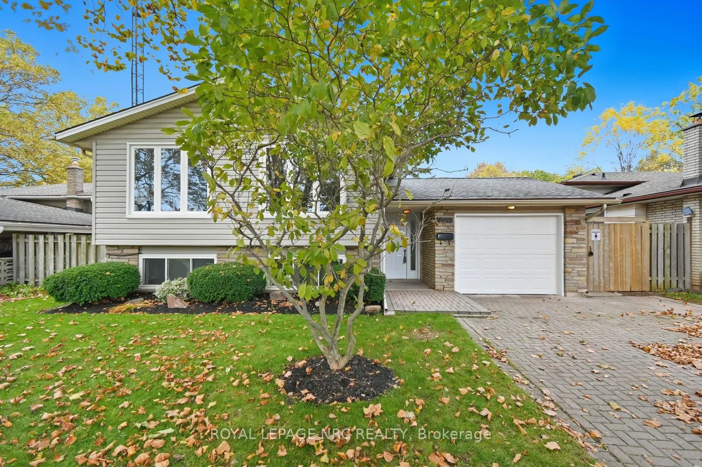 4448 Meadowvale Drive