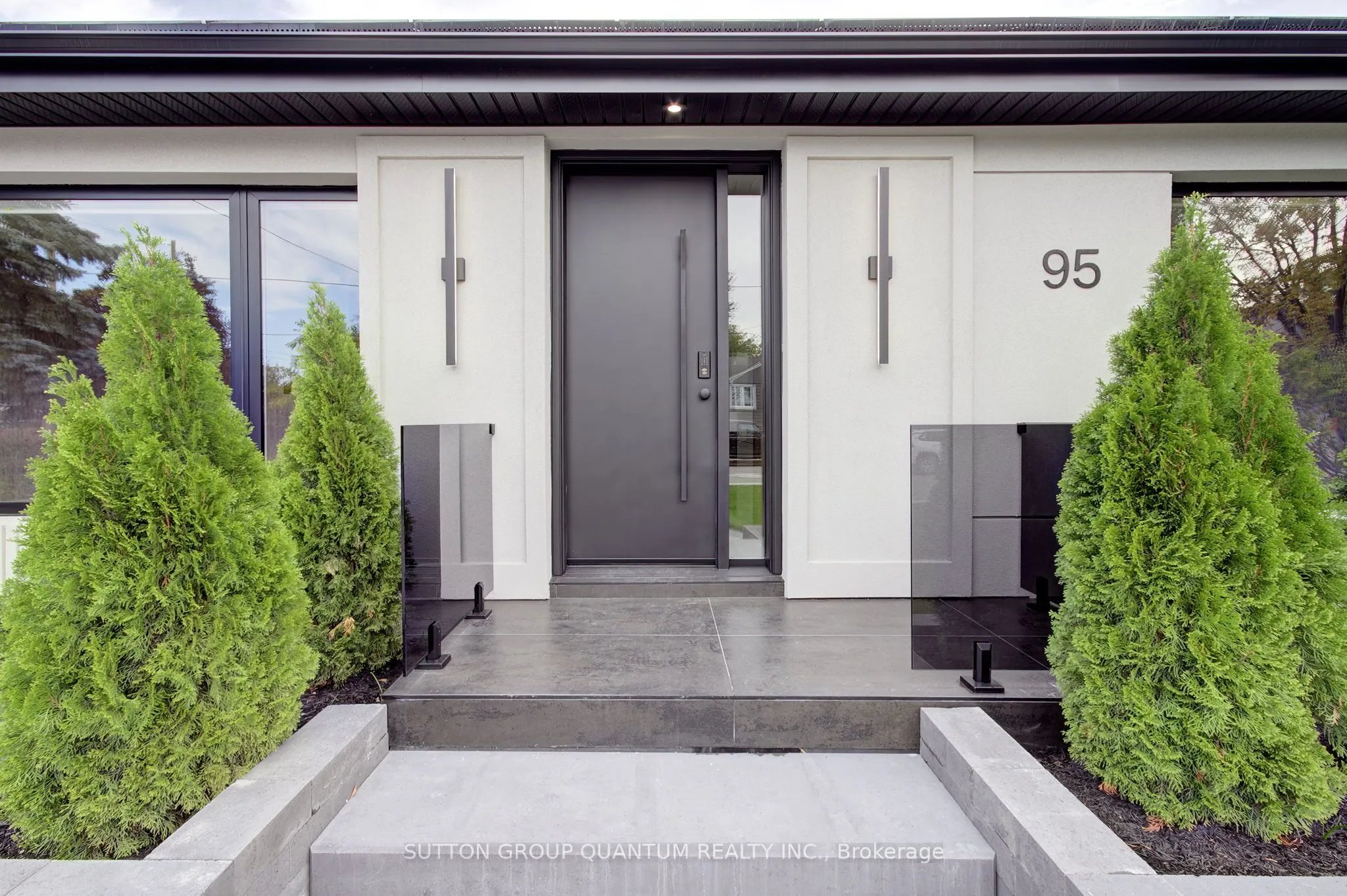 95 South Bend Road E, #Upper Unit