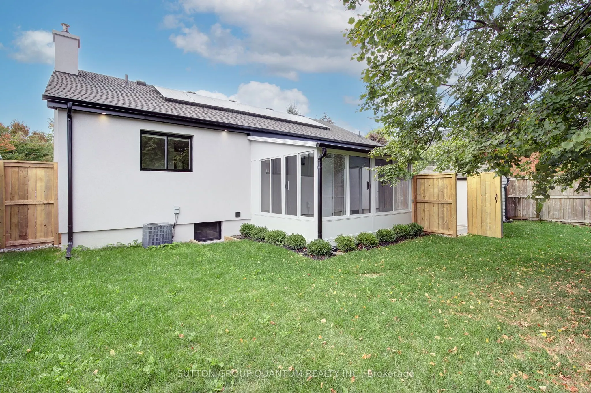 95 South Bend Road E, #Upper Unit