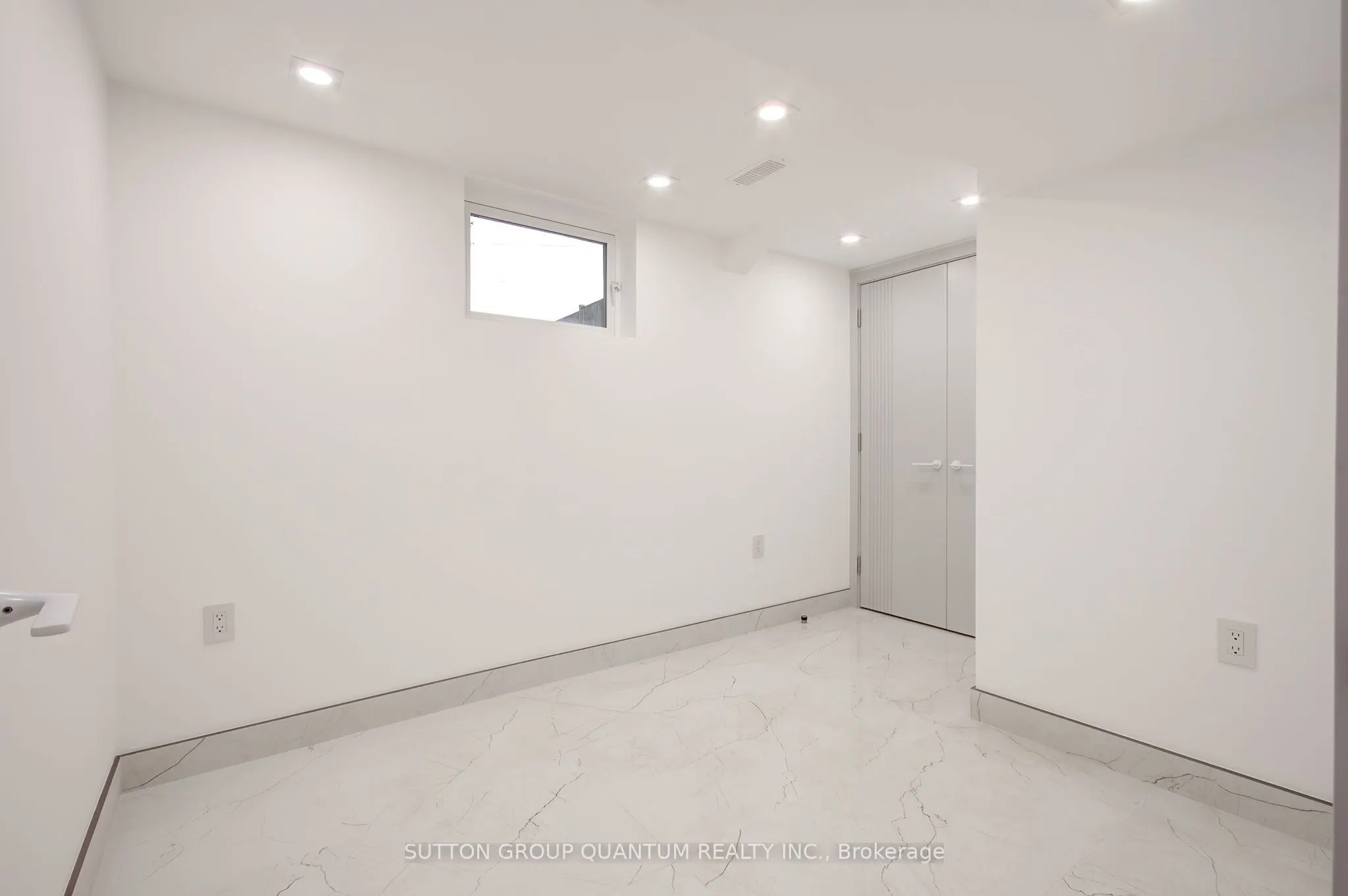95 South Bend Road E, #Lower Unit