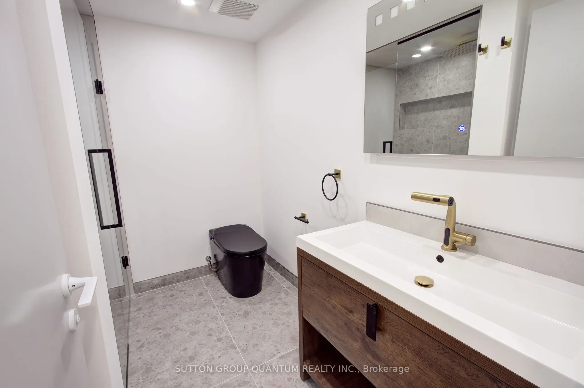 95 South Bend Road E, #Lower Unit