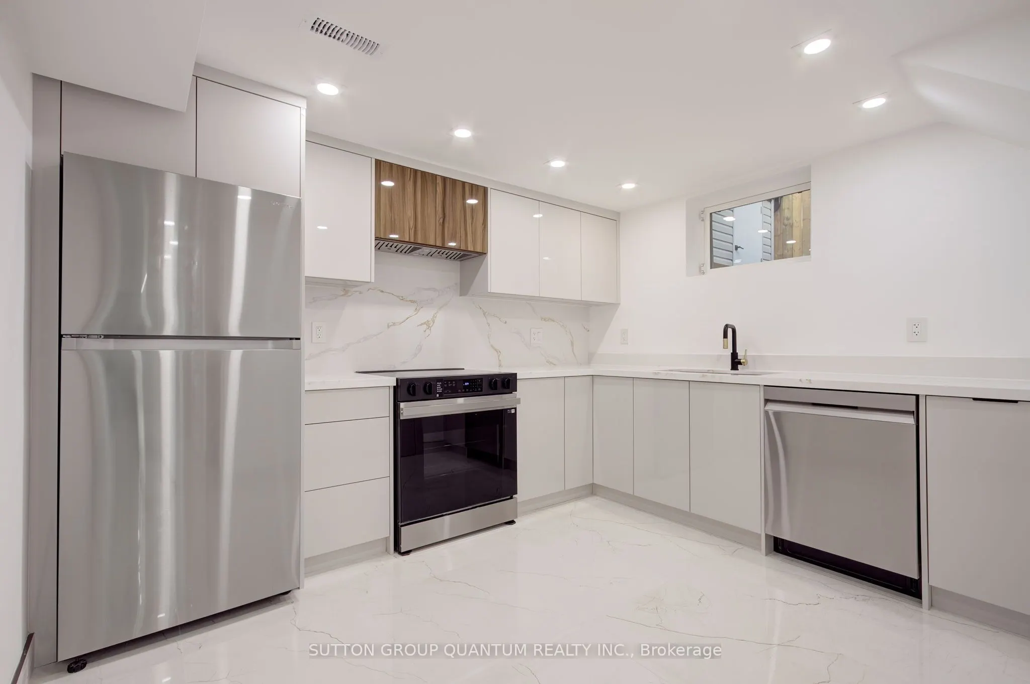 95 South Bend Road E, #Lower Unit