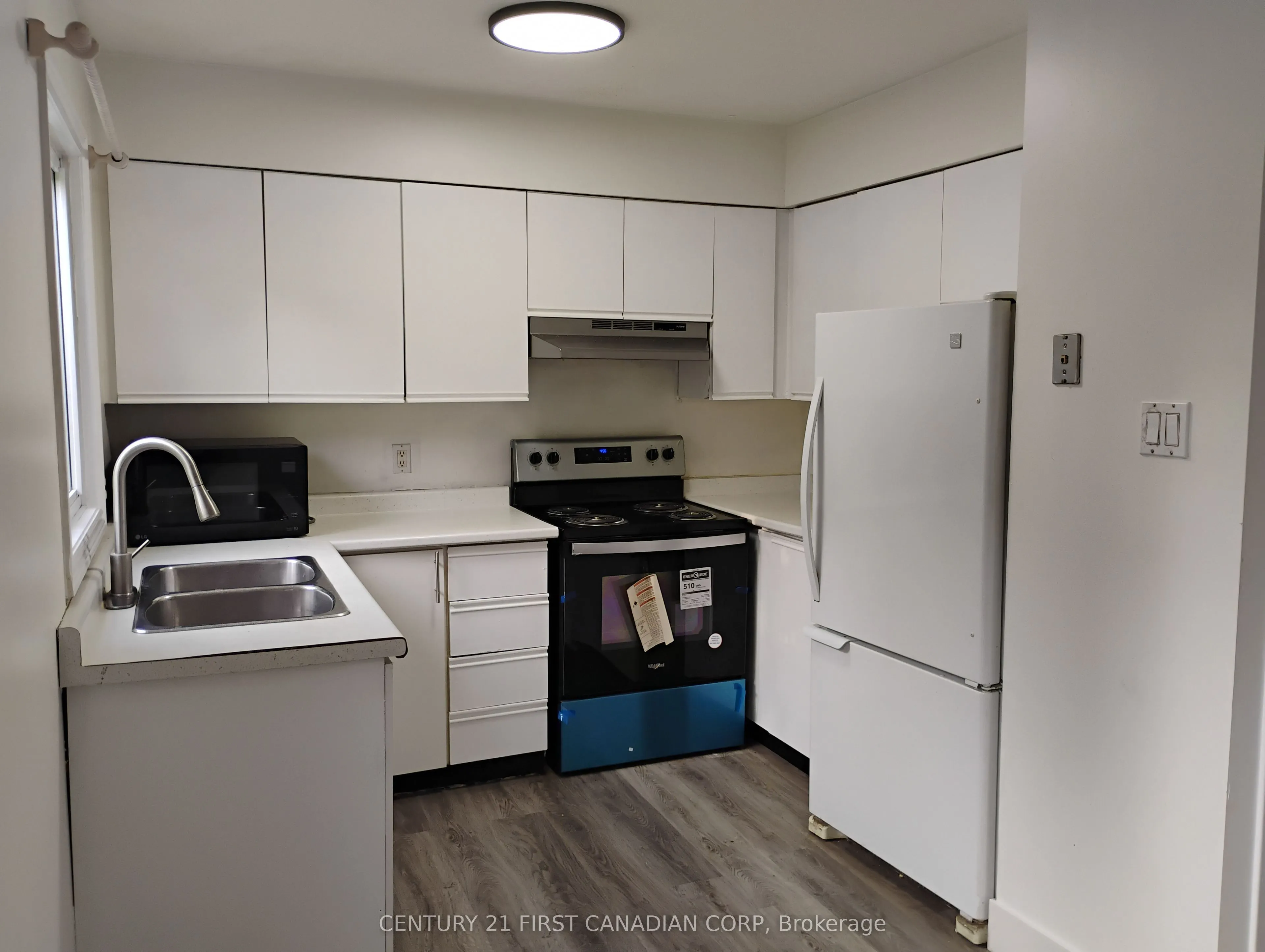 577 Third Street, #32