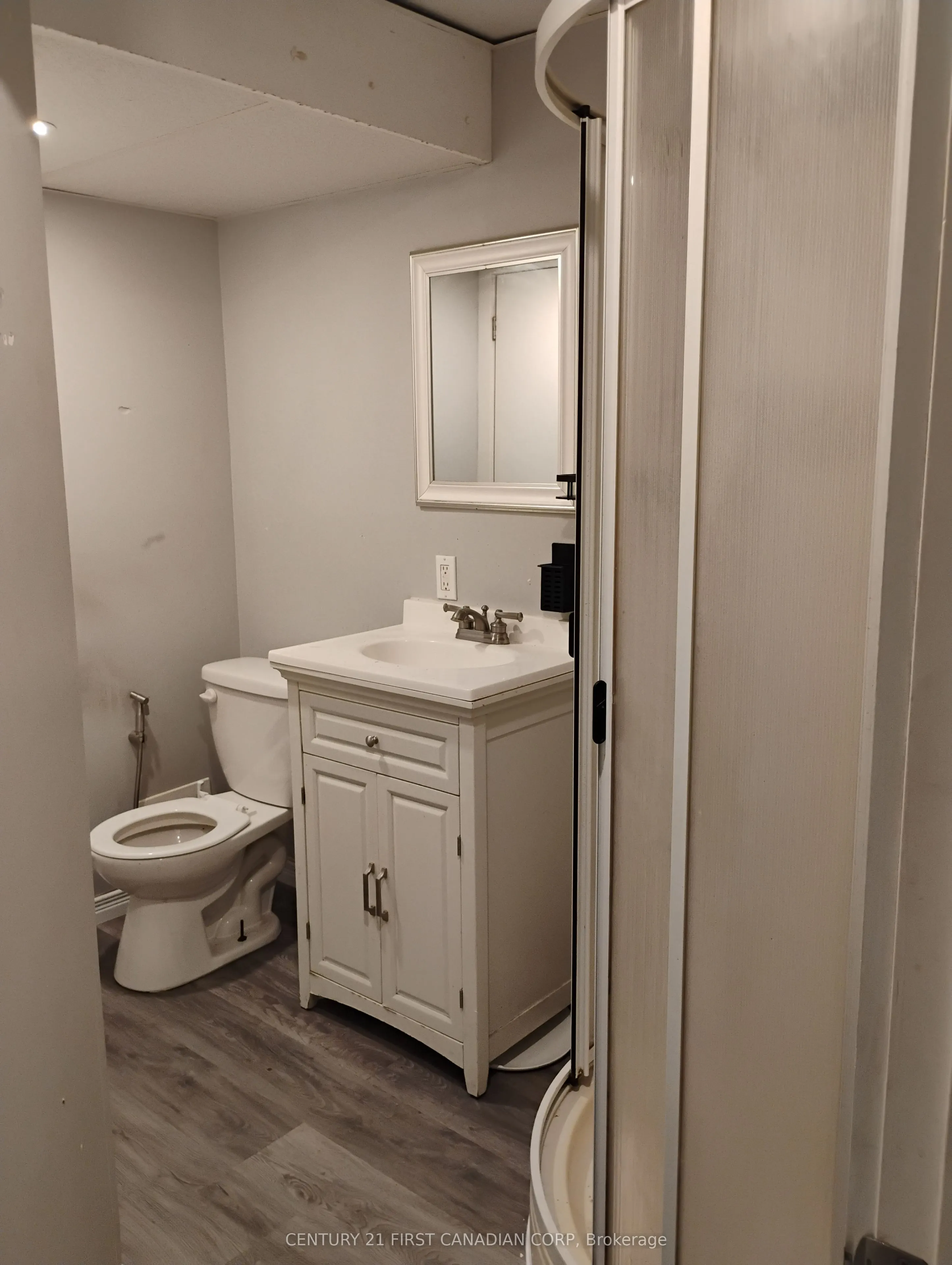 577 Third Street, #32