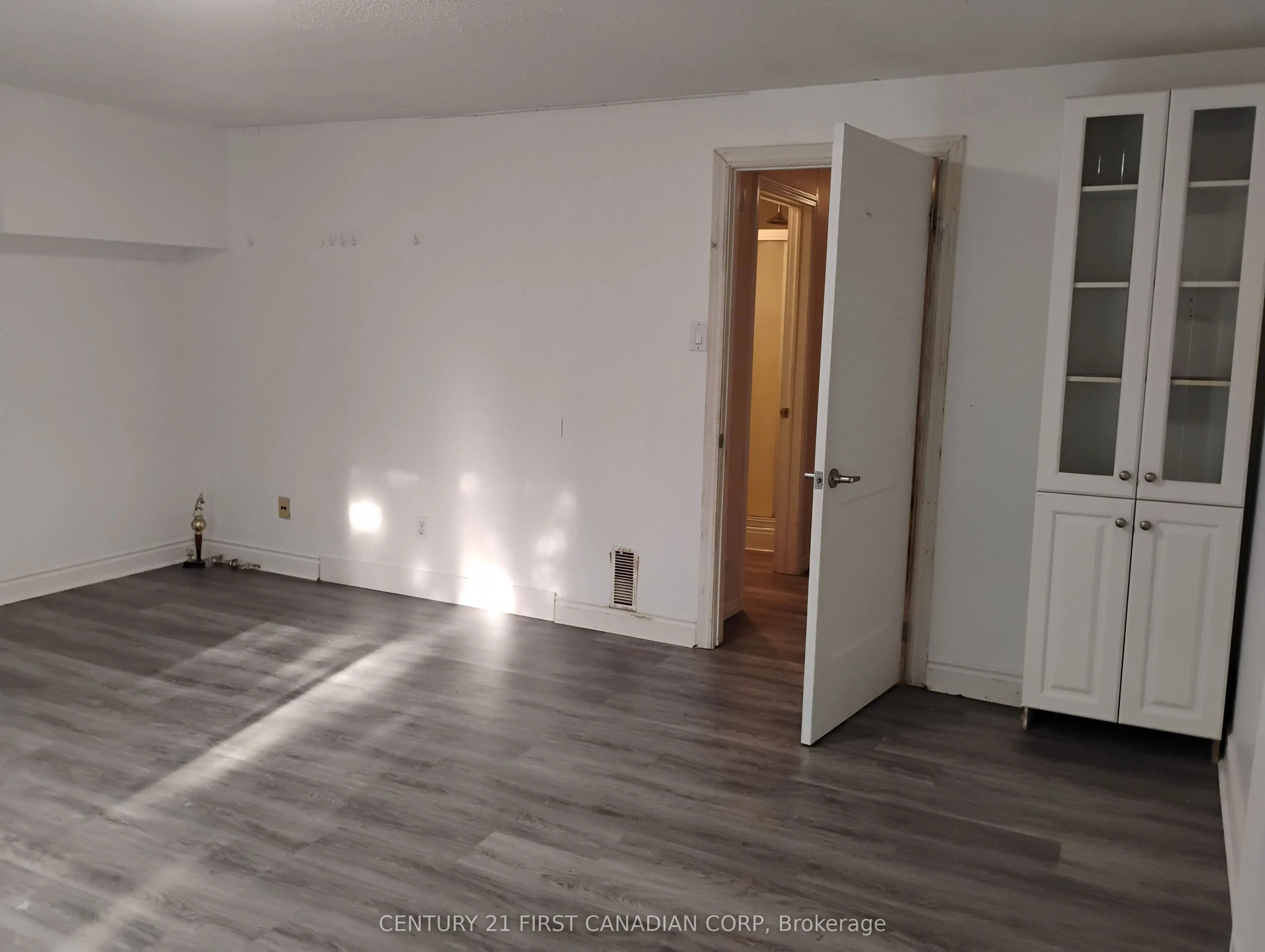 577 Third Street, #32
