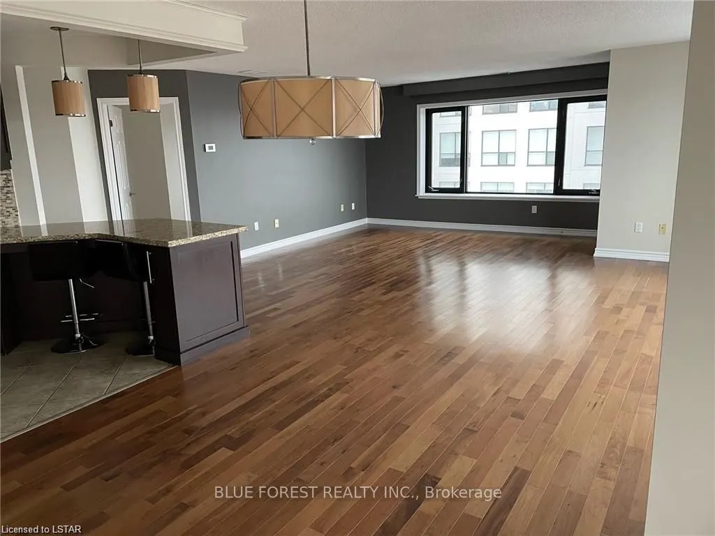 19 King Street, #903