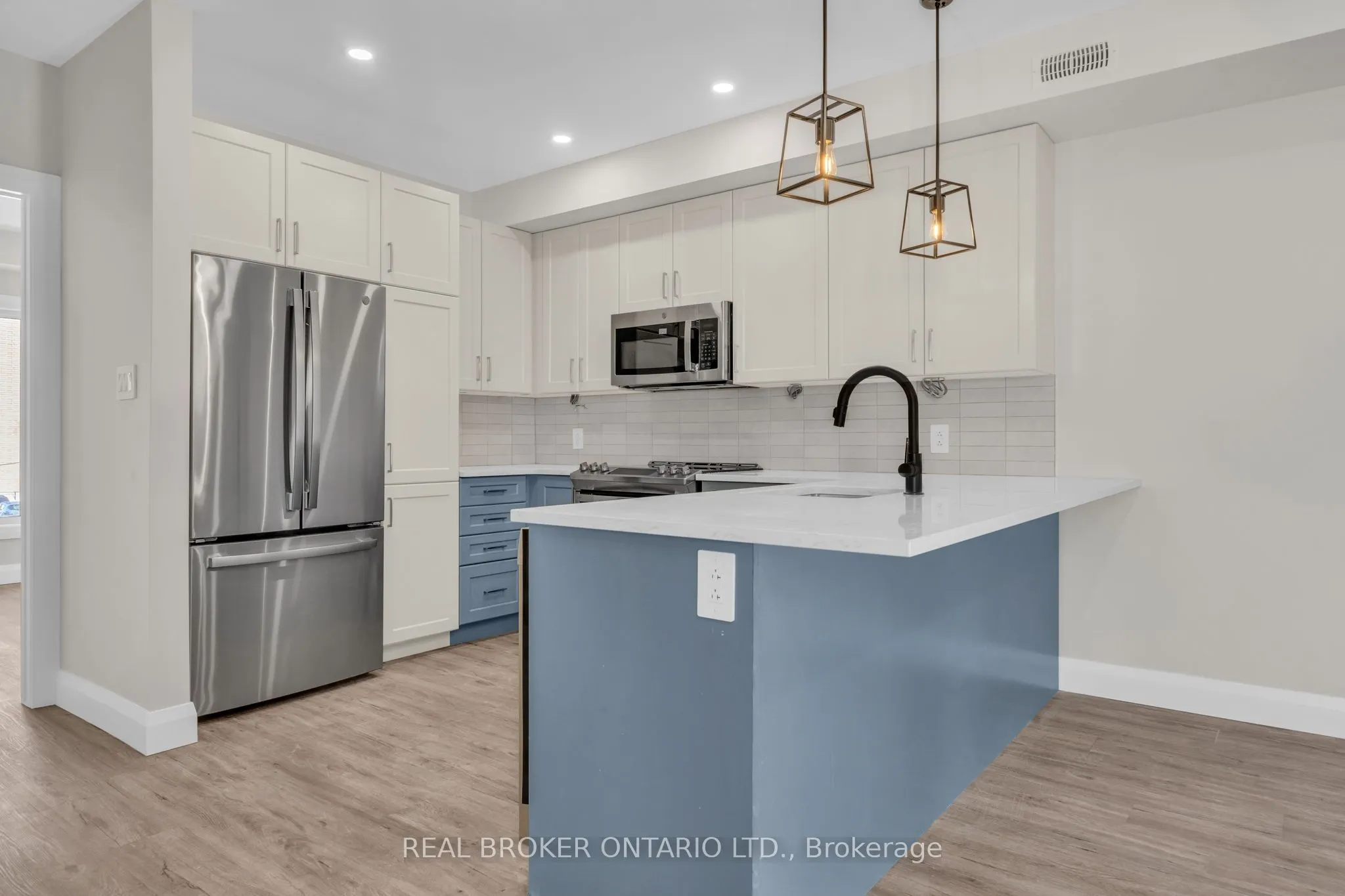 404 Arlington Avenue, #A
