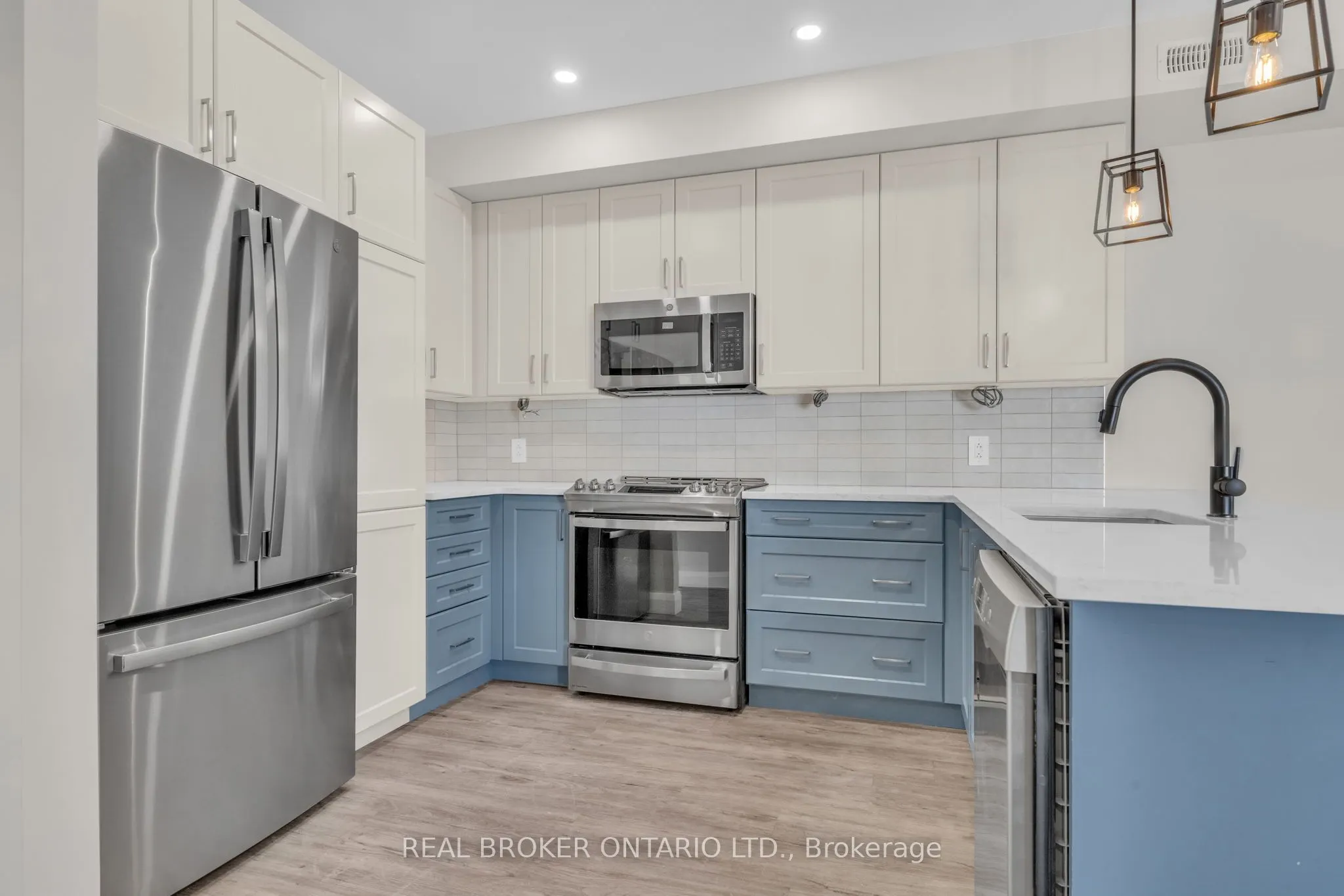 404 Arlington Avenue, #A
