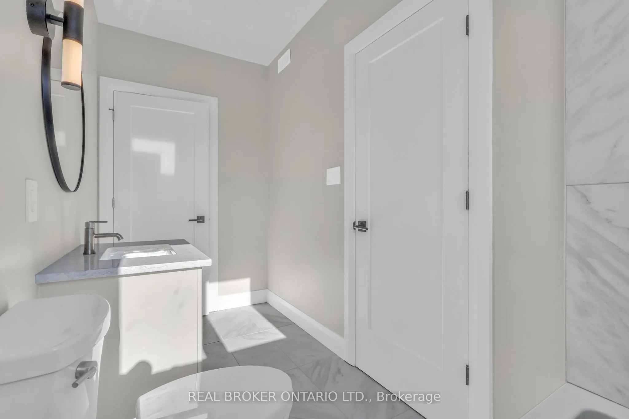 404 Arlington Avenue, #A