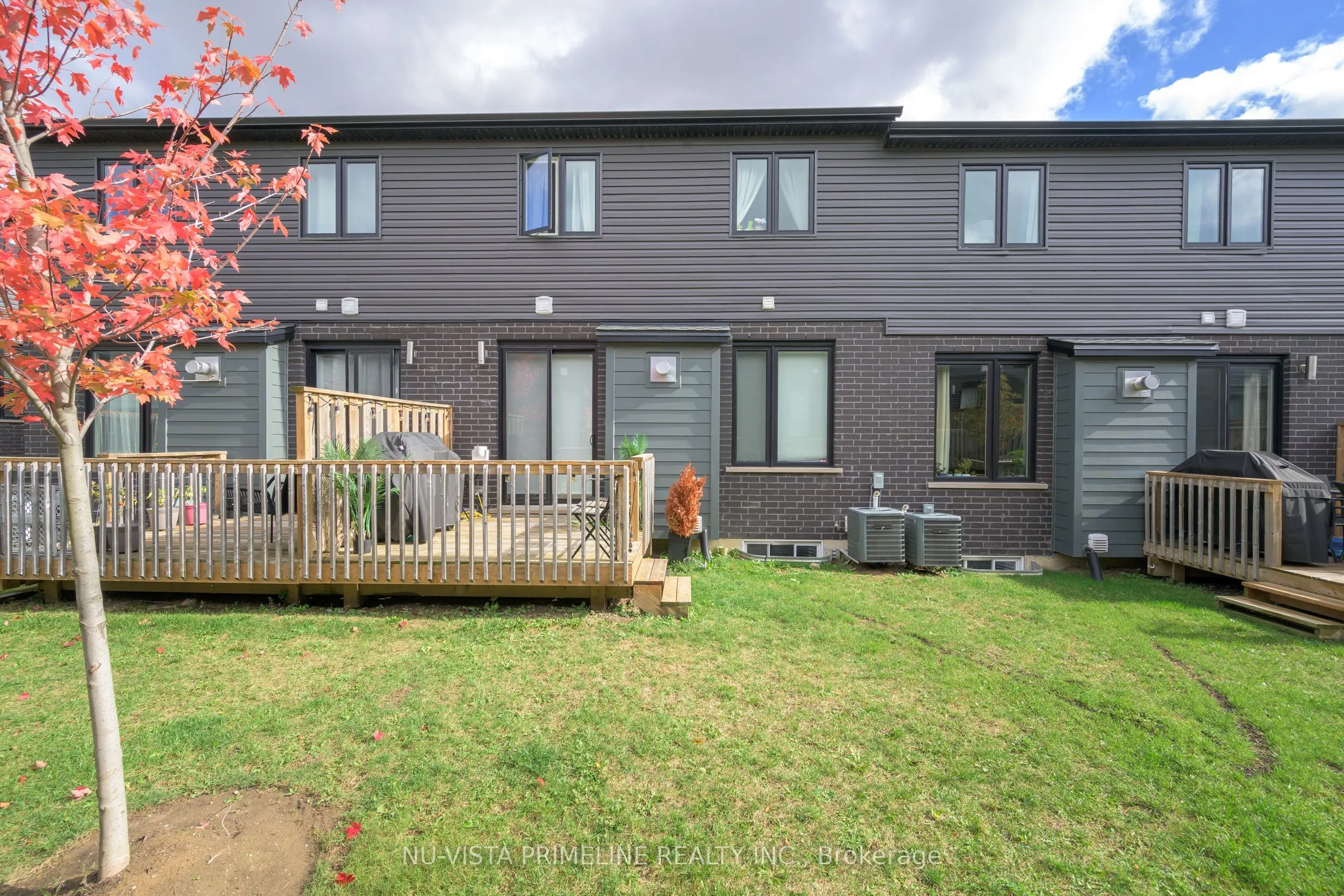 499 Sophia Crescent N, #16