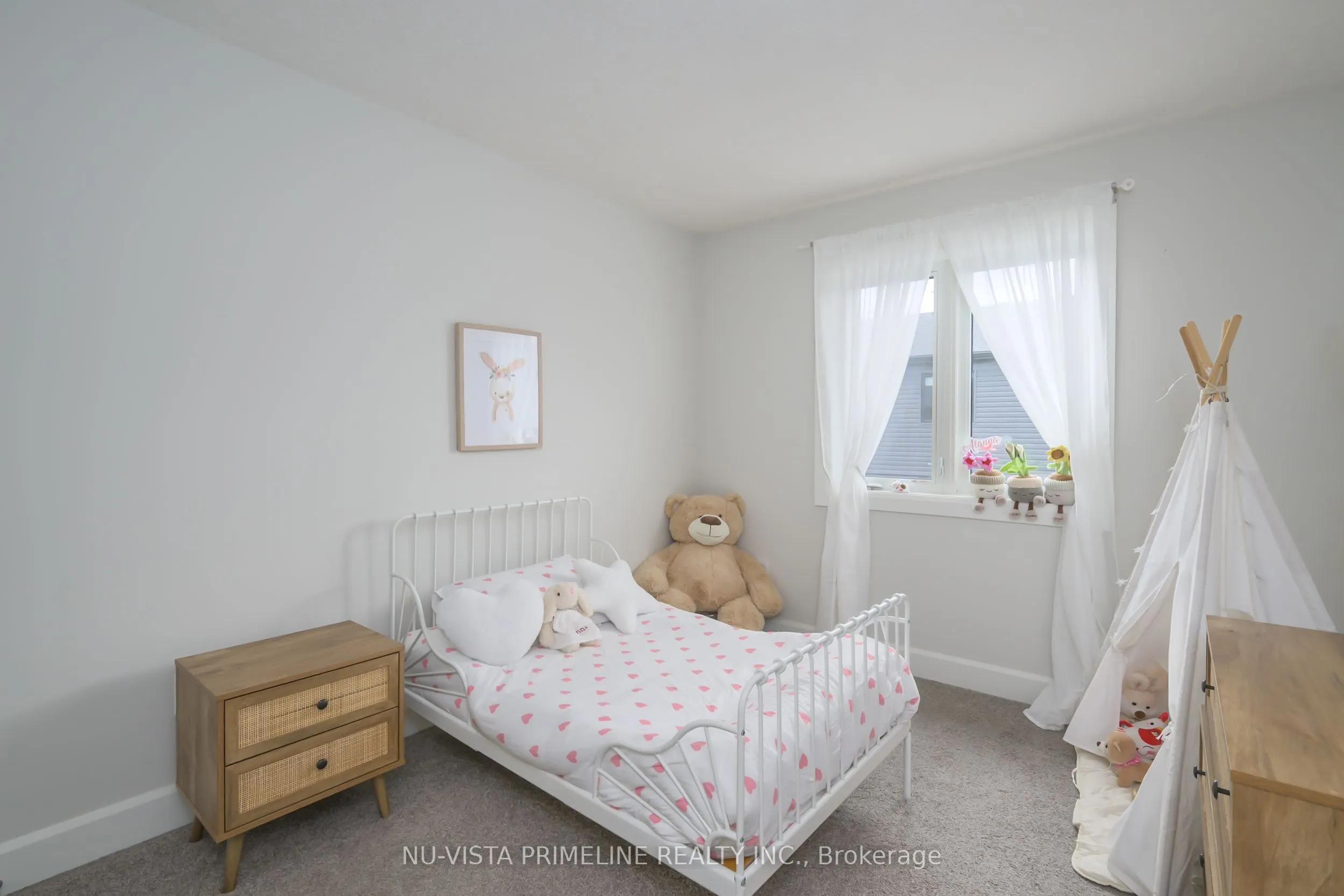 499 Sophia Crescent N, #16