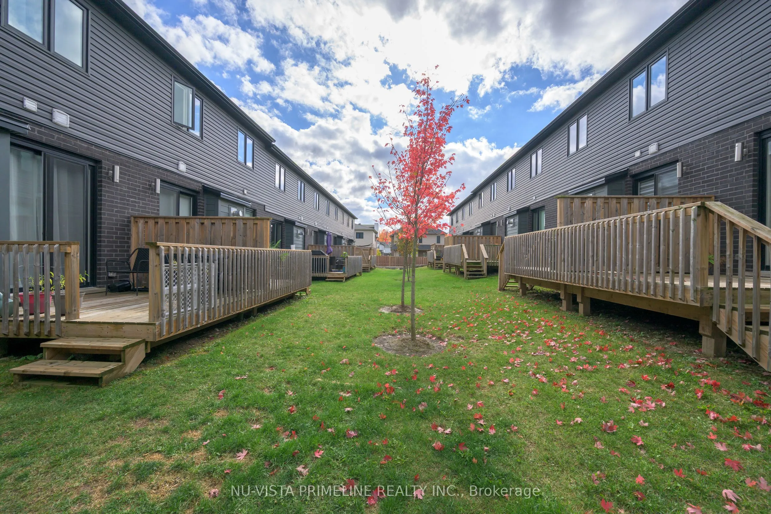 499 Sophia Crescent N, #16