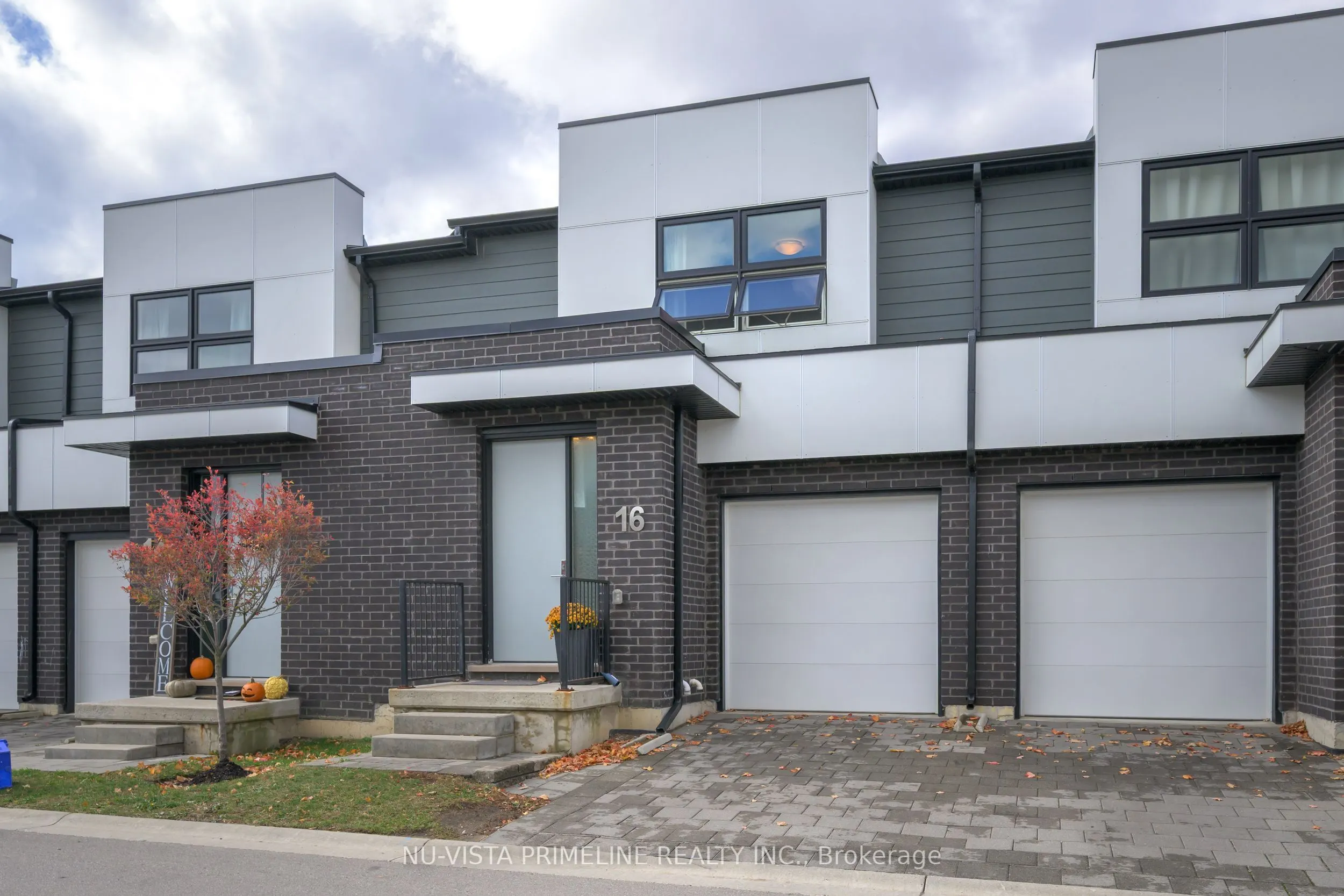 499 Sophia Crescent N, #16
