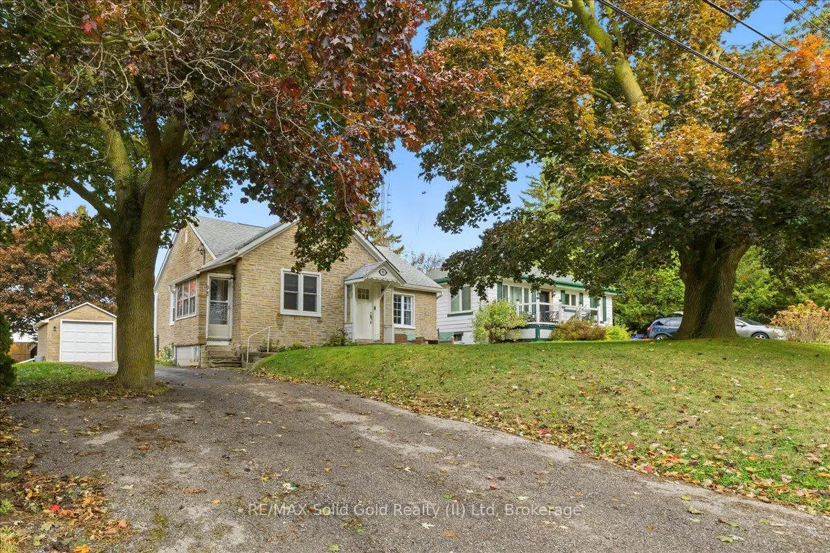 98 Albert Street E