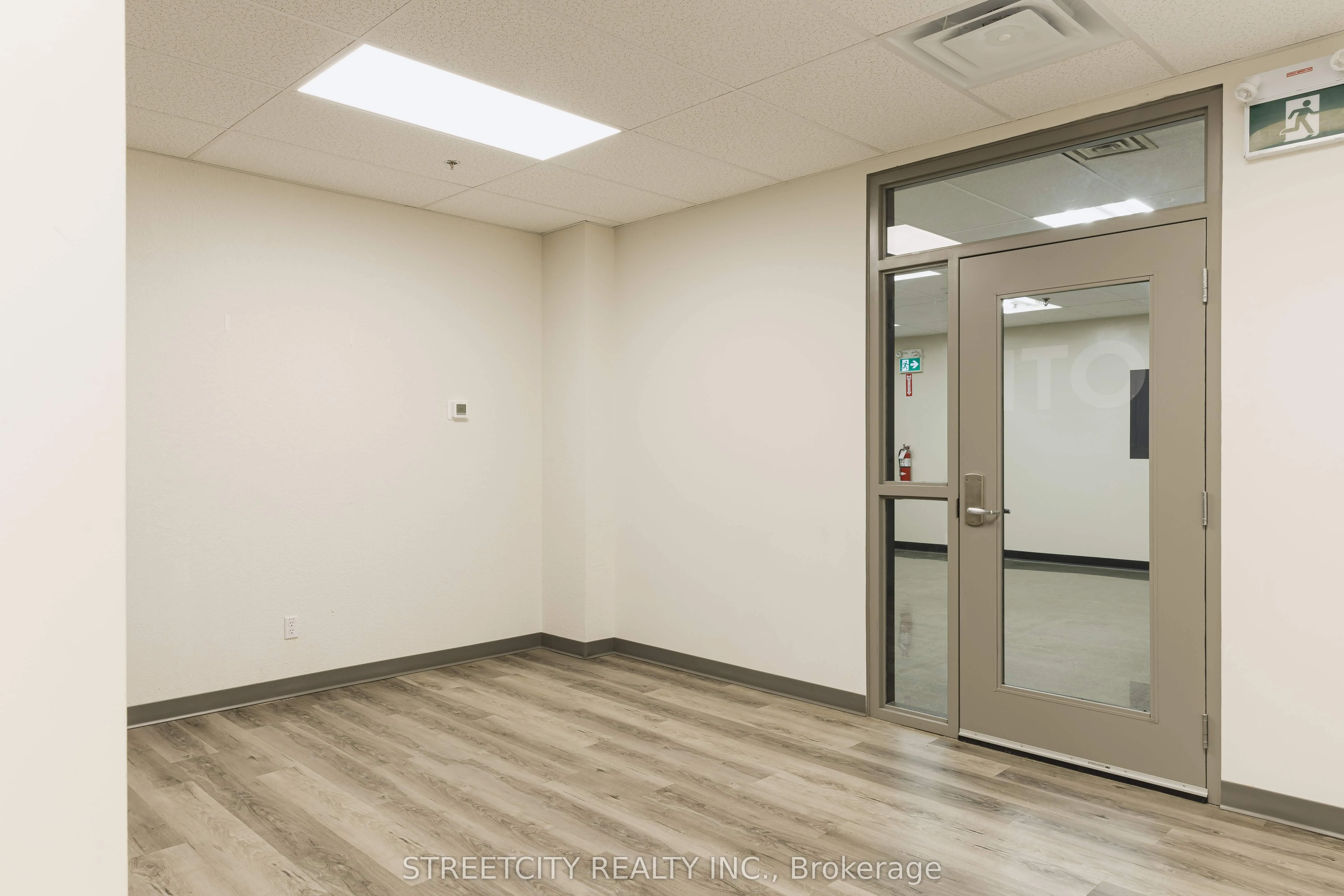 516 John Street N, #215
