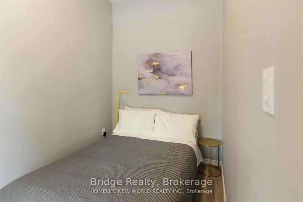 1-144 Adelaide Street N, #1