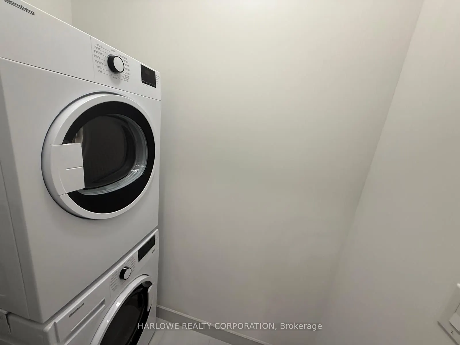 206 King Street W, #305