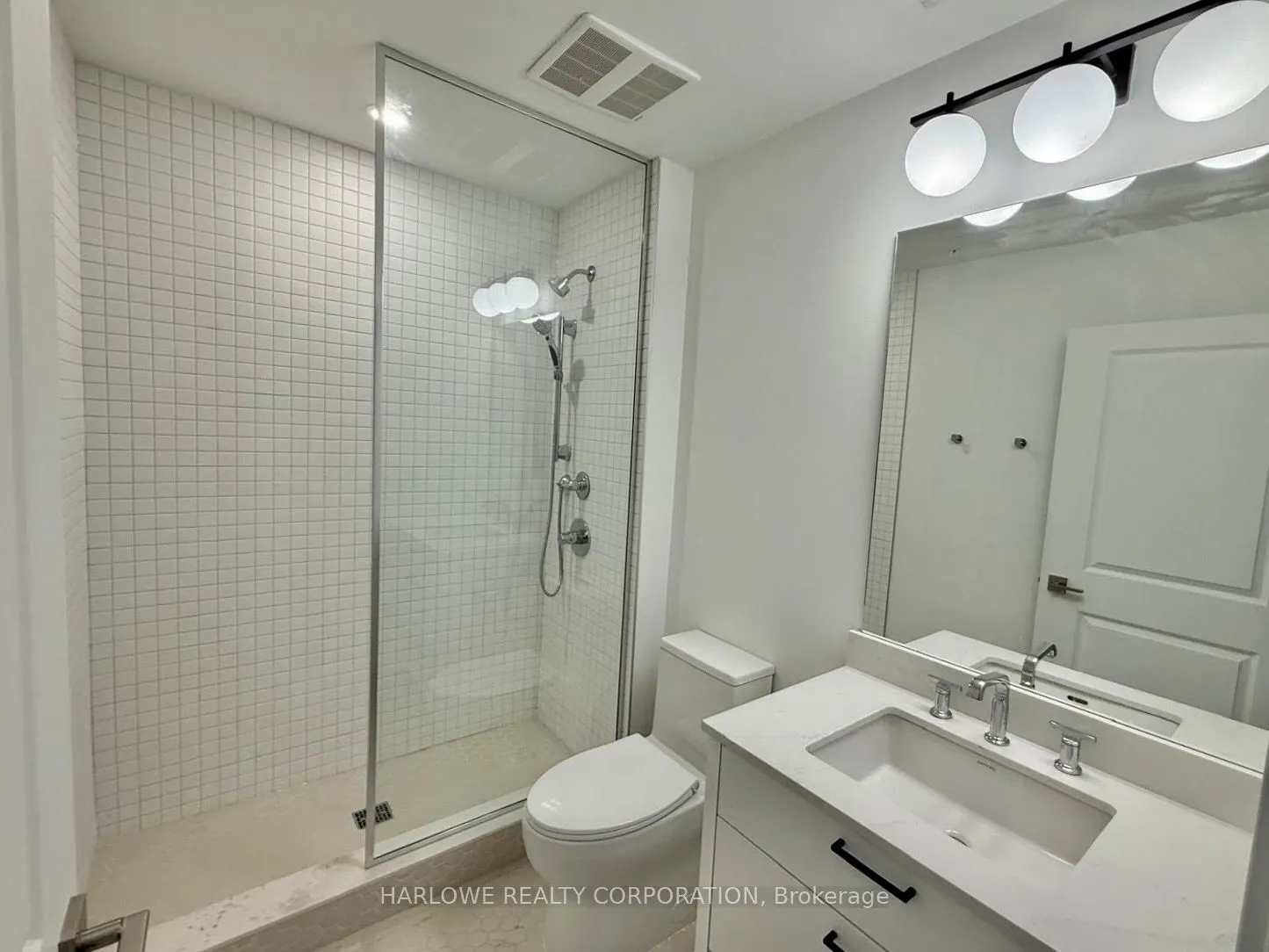 206 King Street W, #305