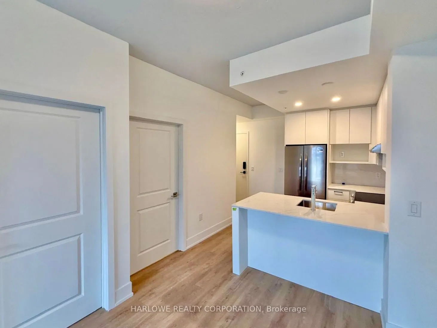 206 King Street W, #305
