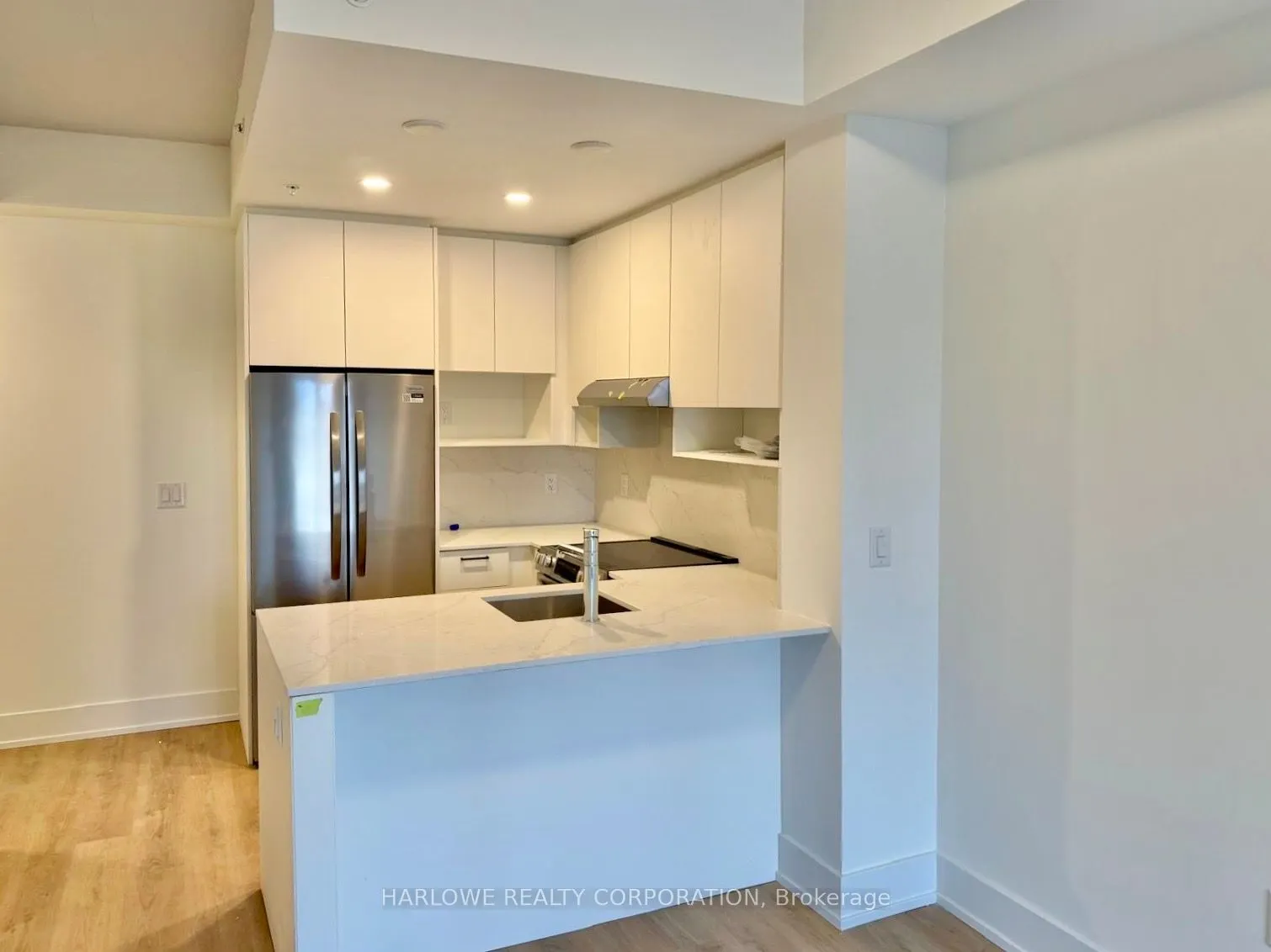 206 King Street W, #305