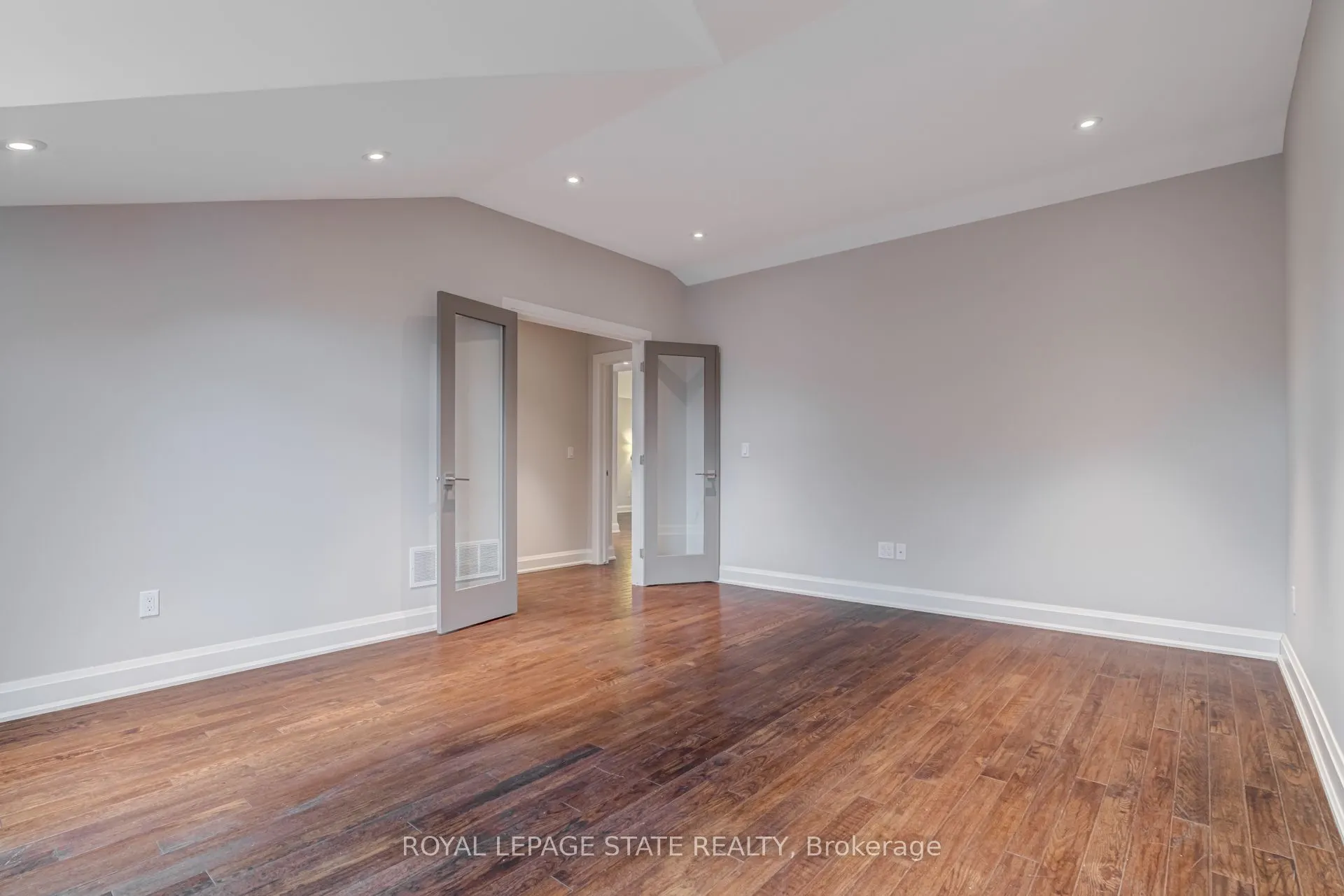 79 Kensington Avenue S
