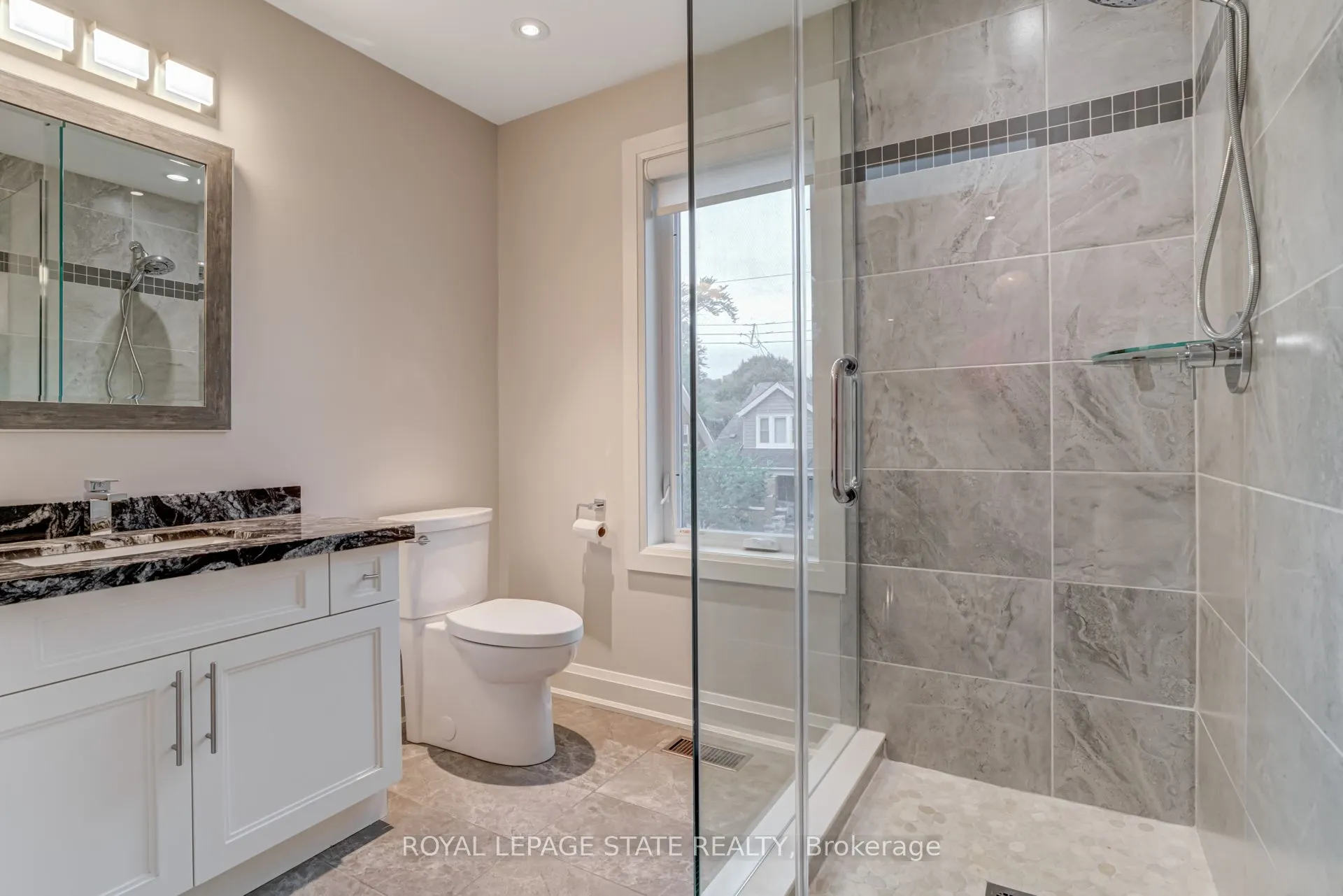 79 Kensington Avenue S