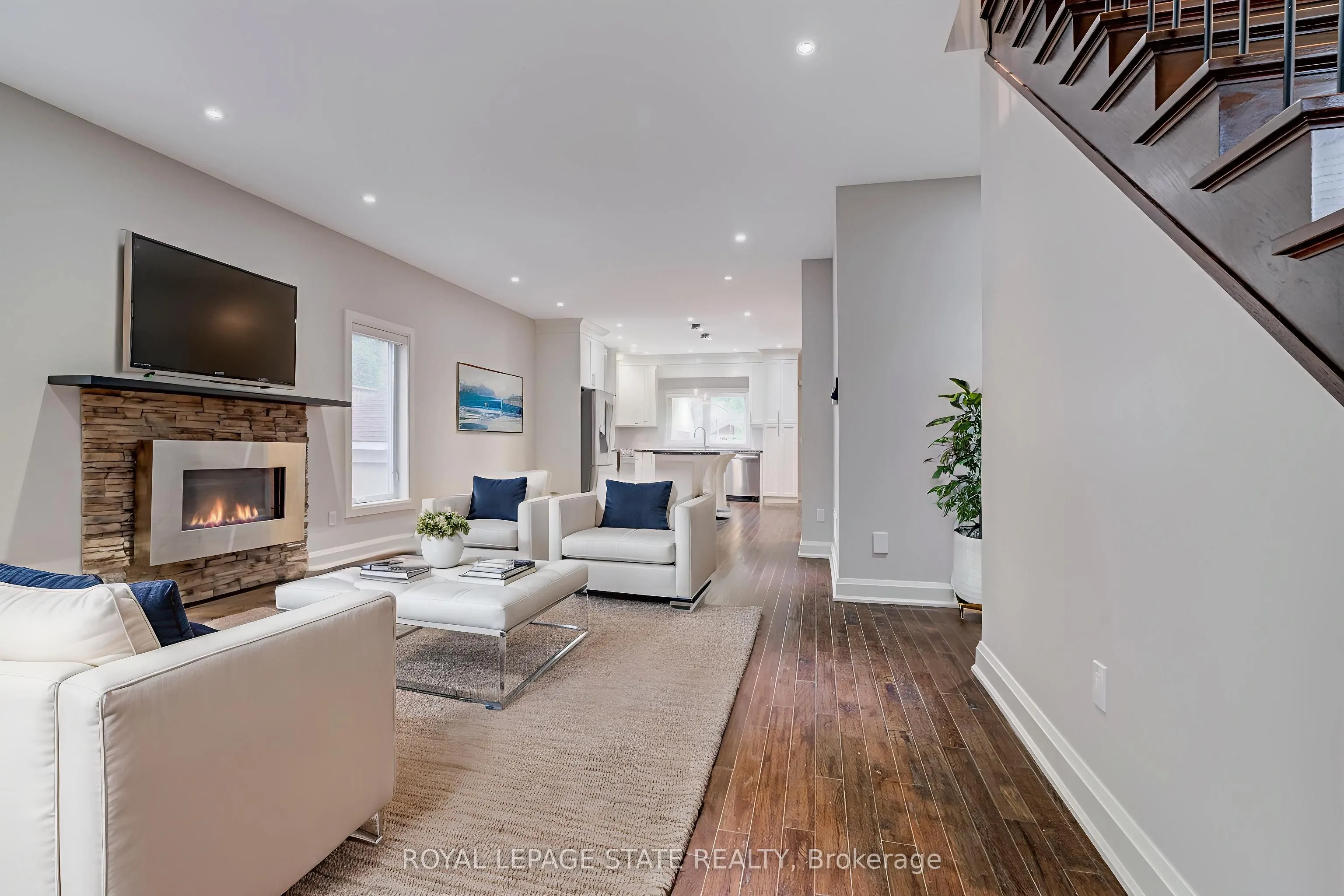 79 Kensington Avenue S