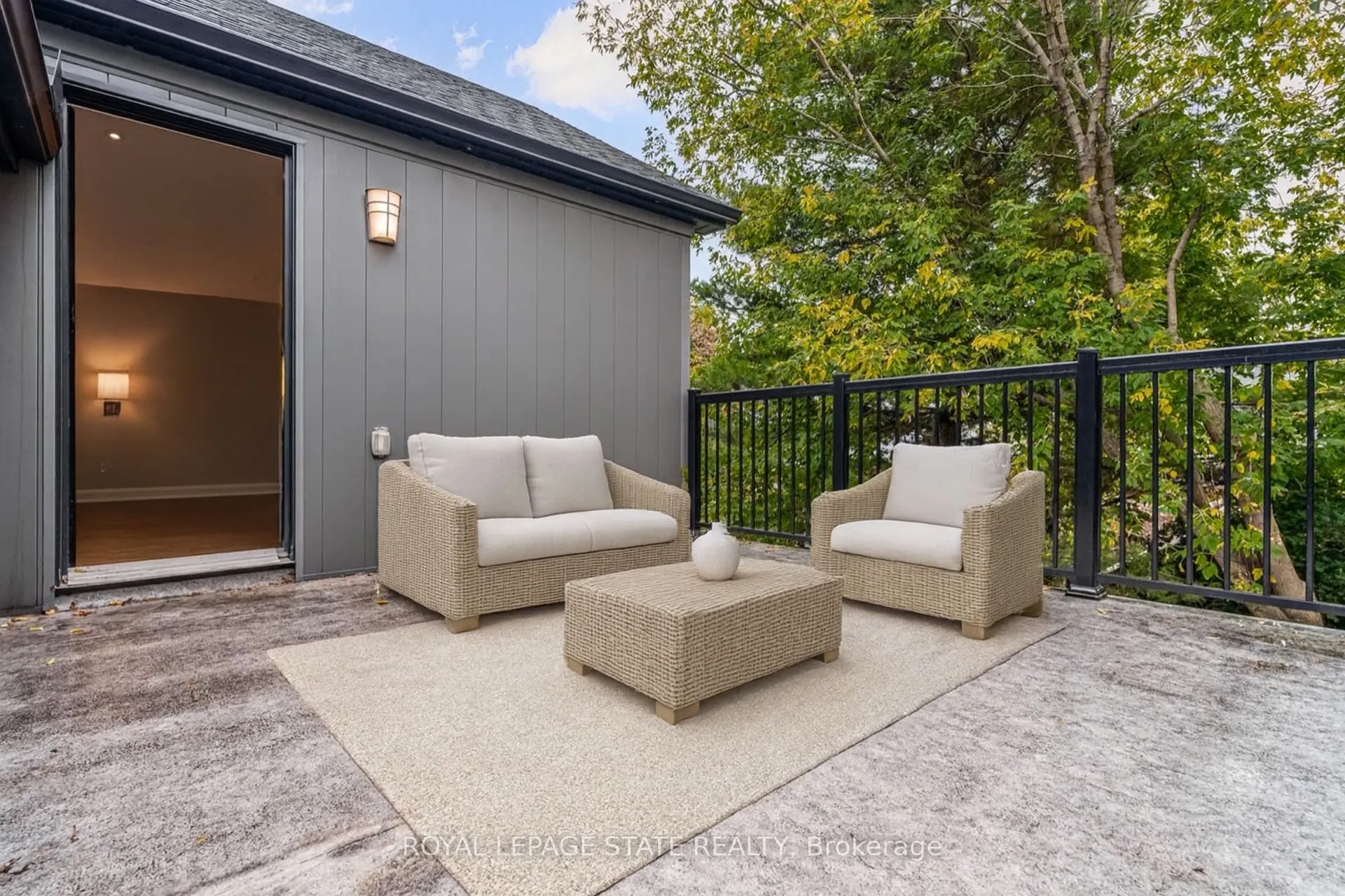 79 Kensington Avenue S