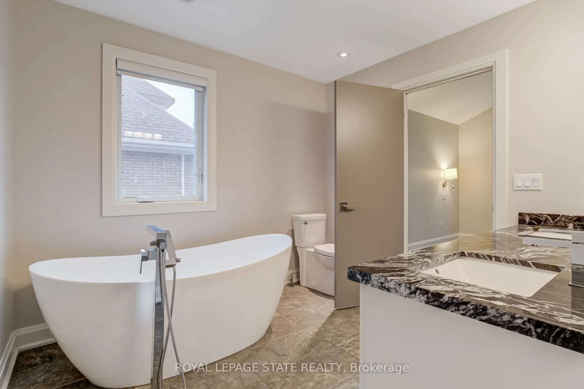 79 Kensington Avenue S