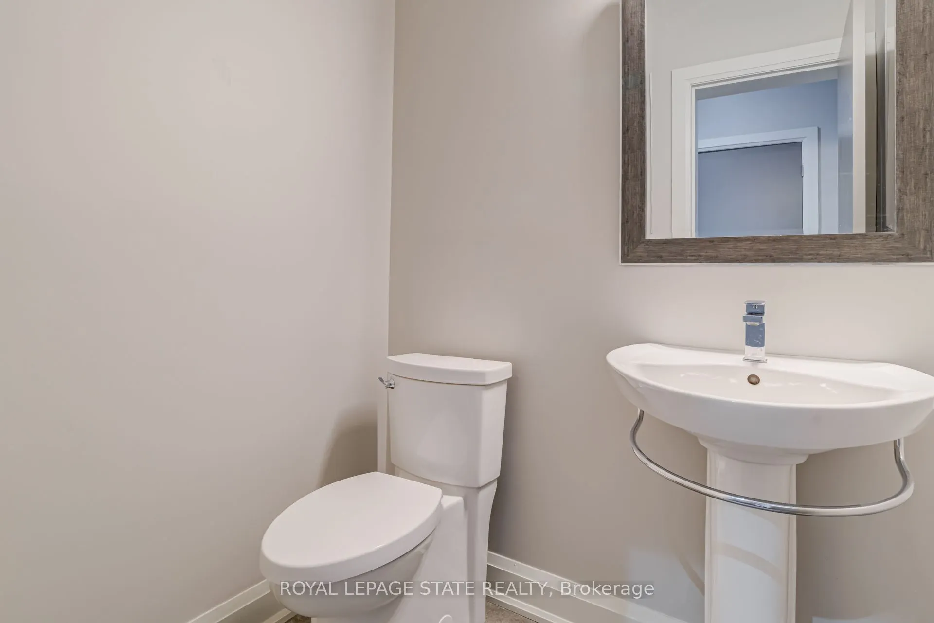 79 Kensington Avenue S