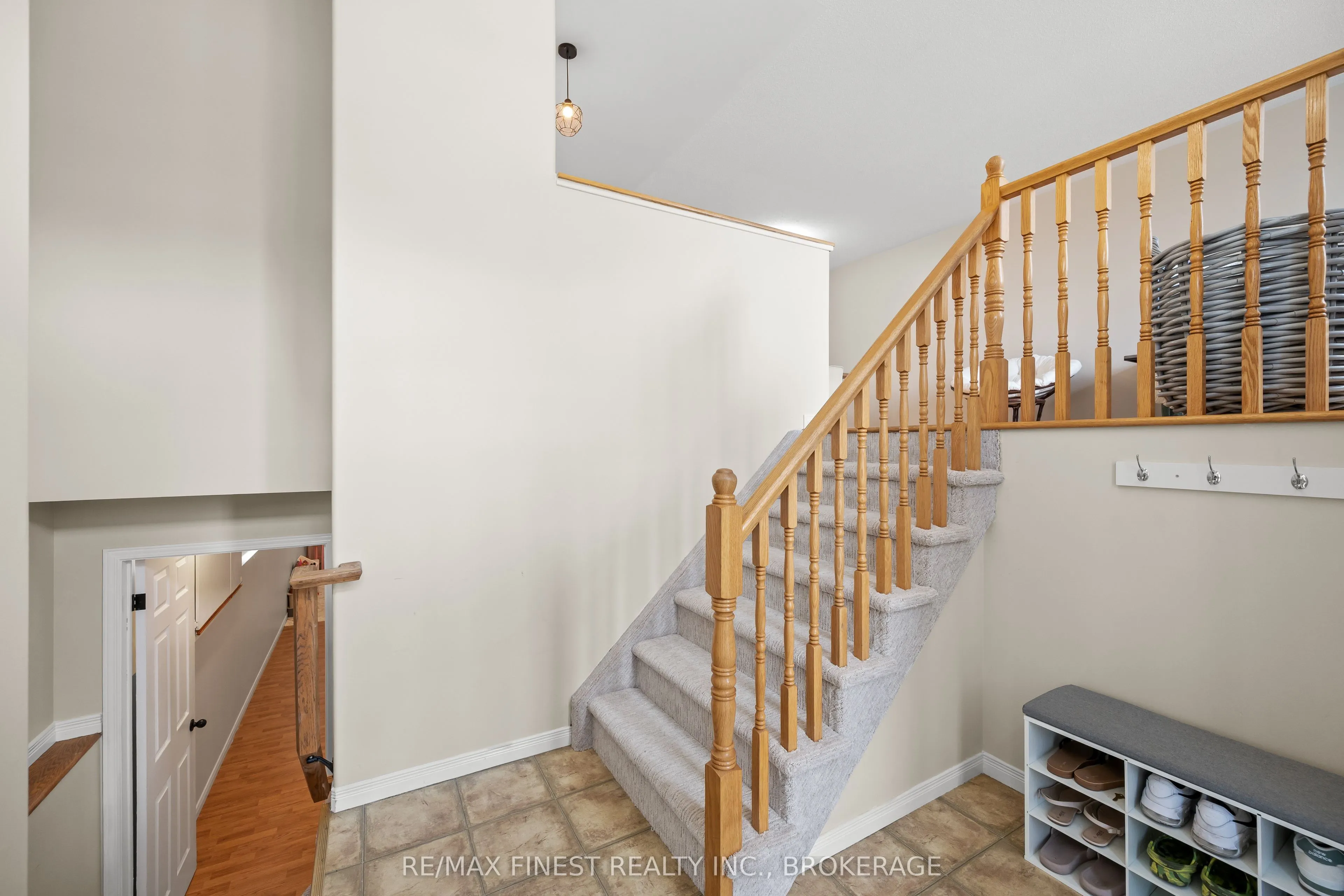 1032 Redwood Crescent