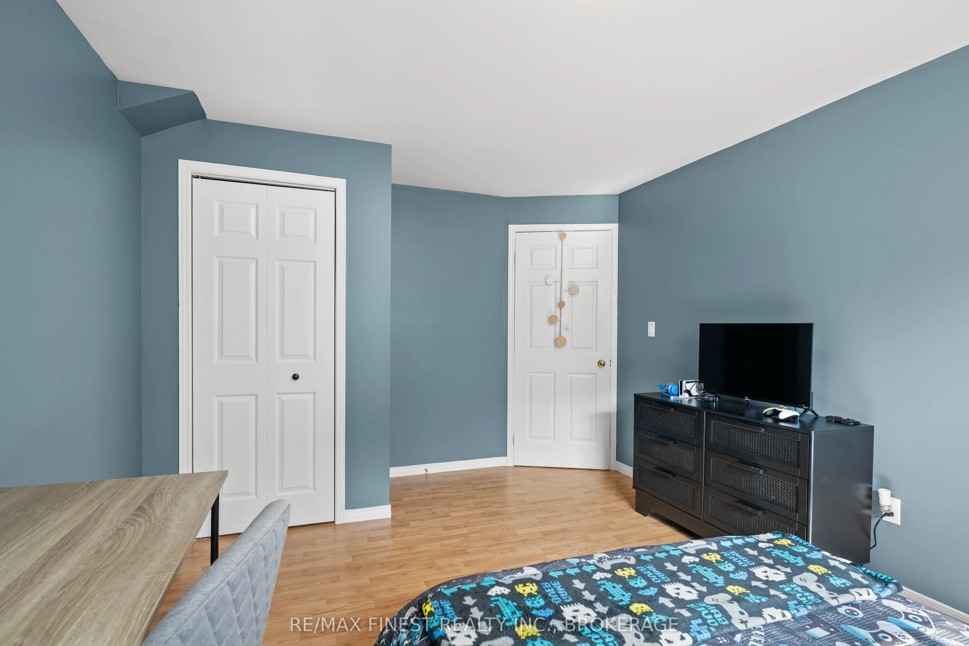 1032 Redwood Crescent