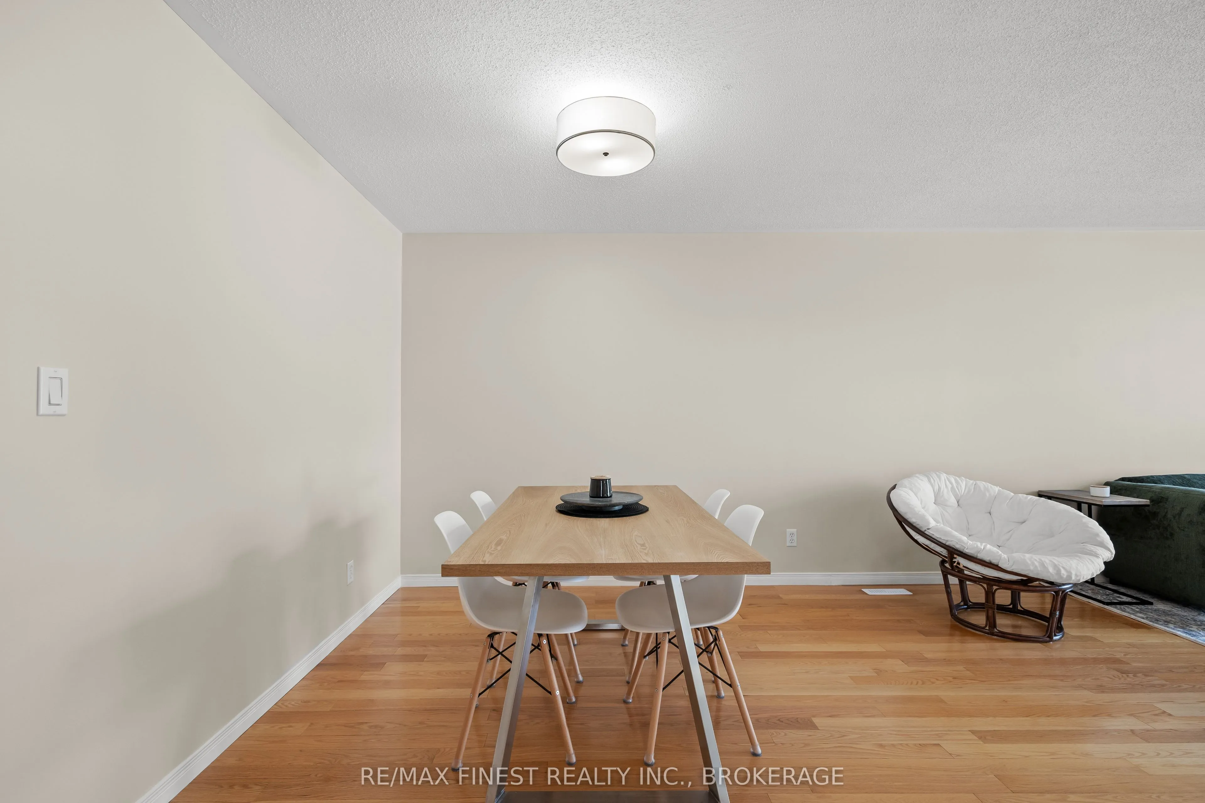 1032 Redwood Crescent