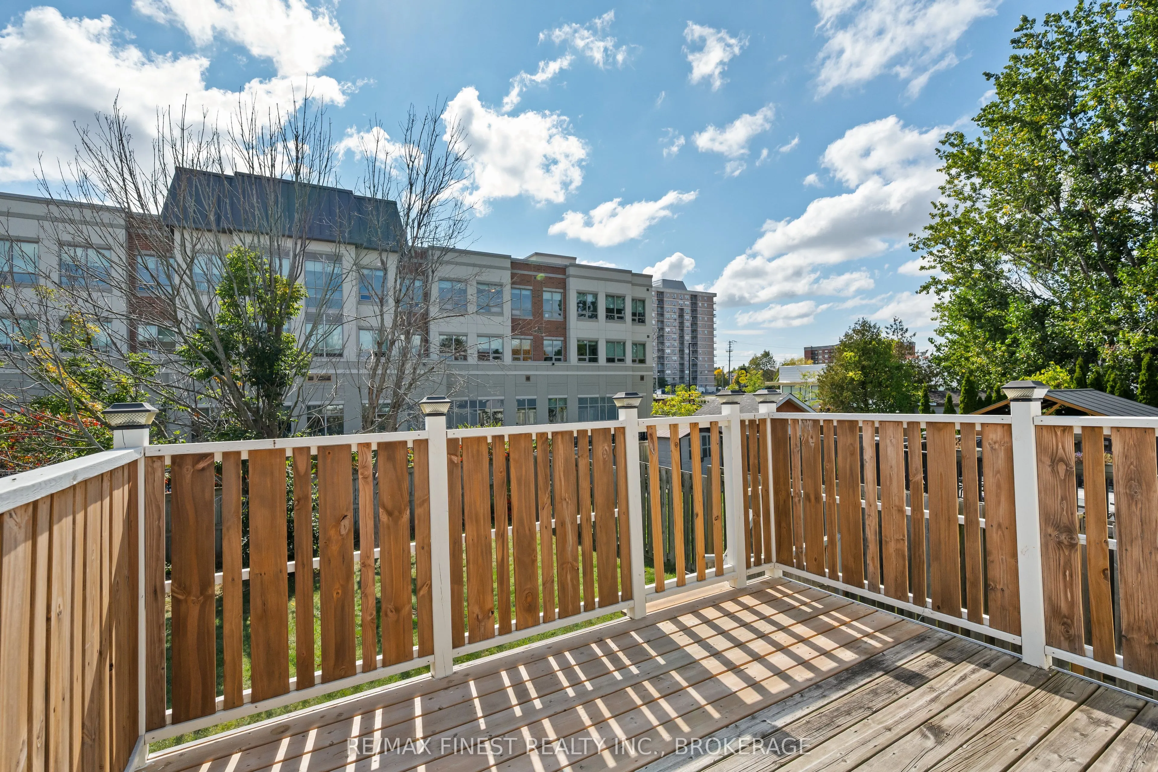 1032 Redwood Crescent