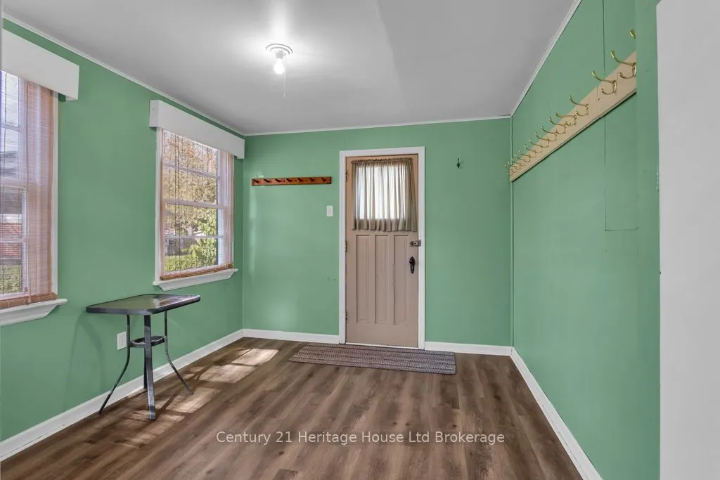 10 Parkside Drive