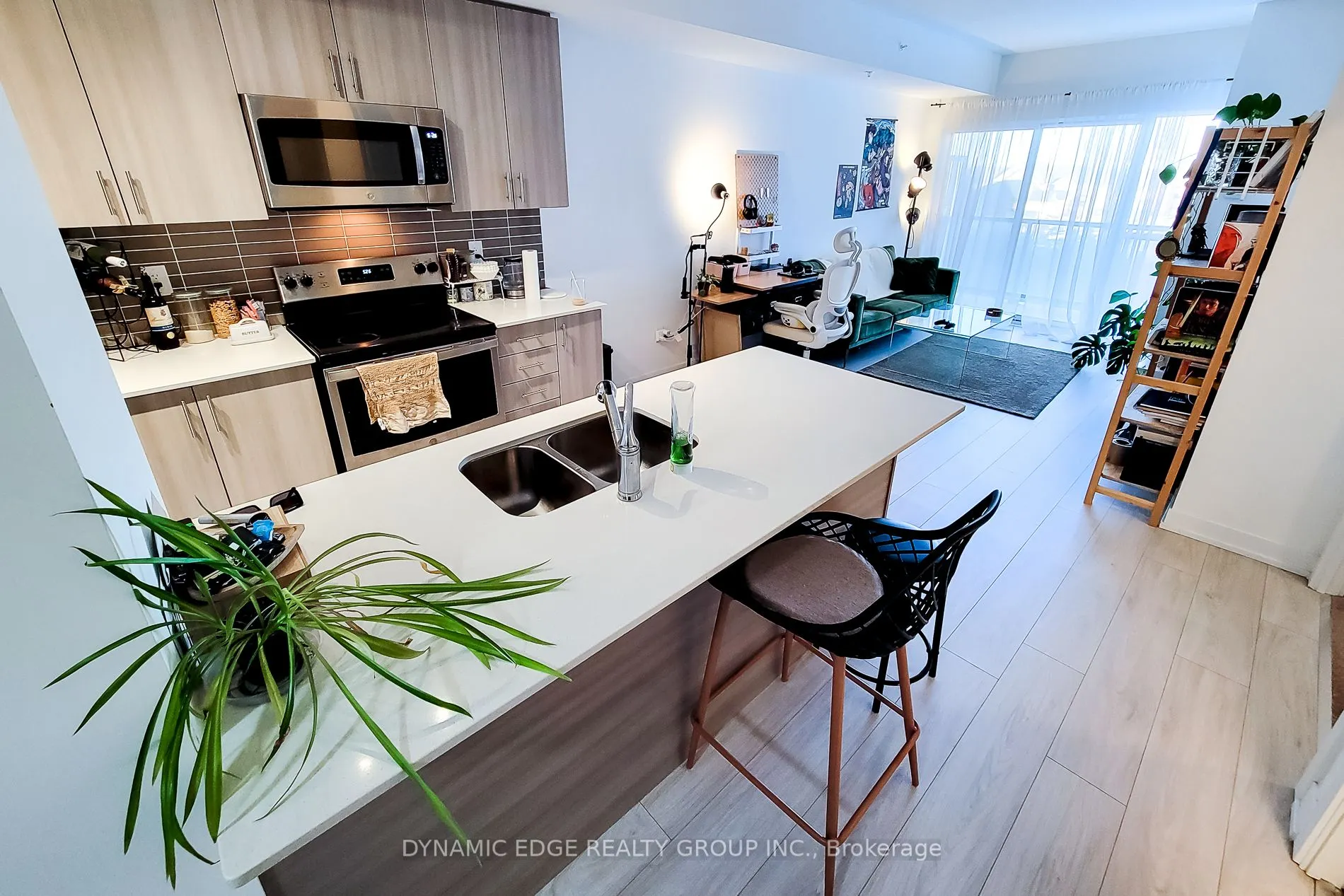550 North Service Road, #312