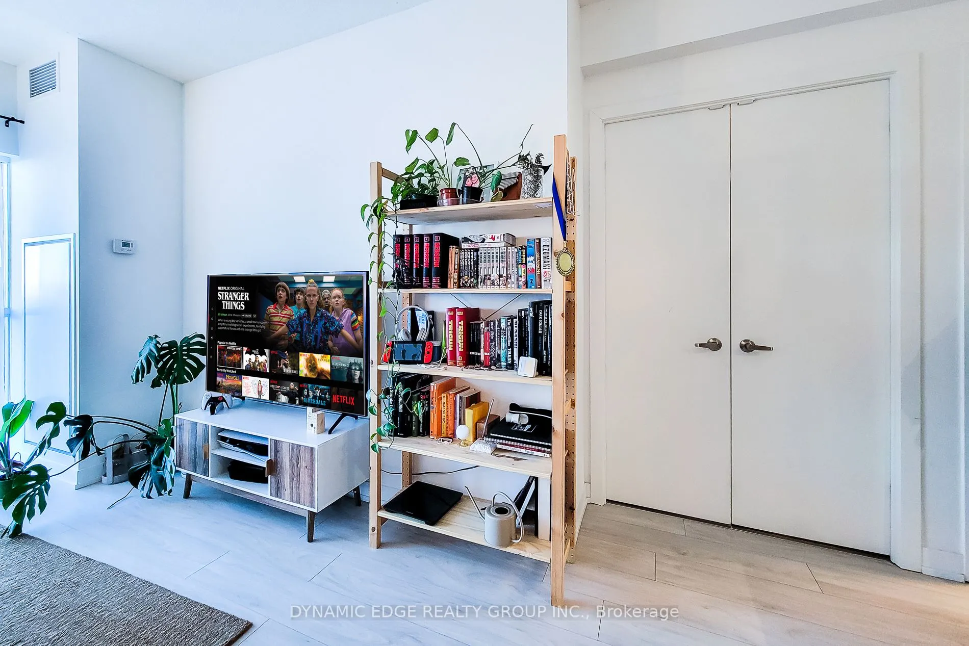 550 North Service Road, #312