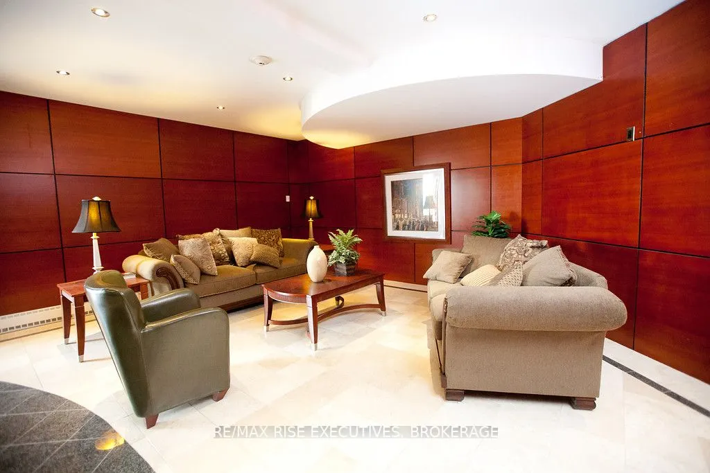 810 Blackburn Mews, #210