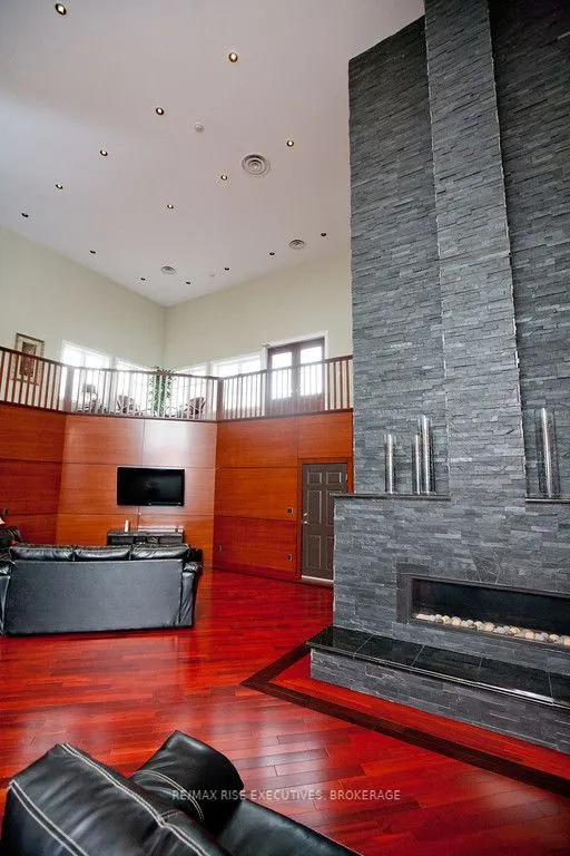 810 Blackburn Mews, #210
