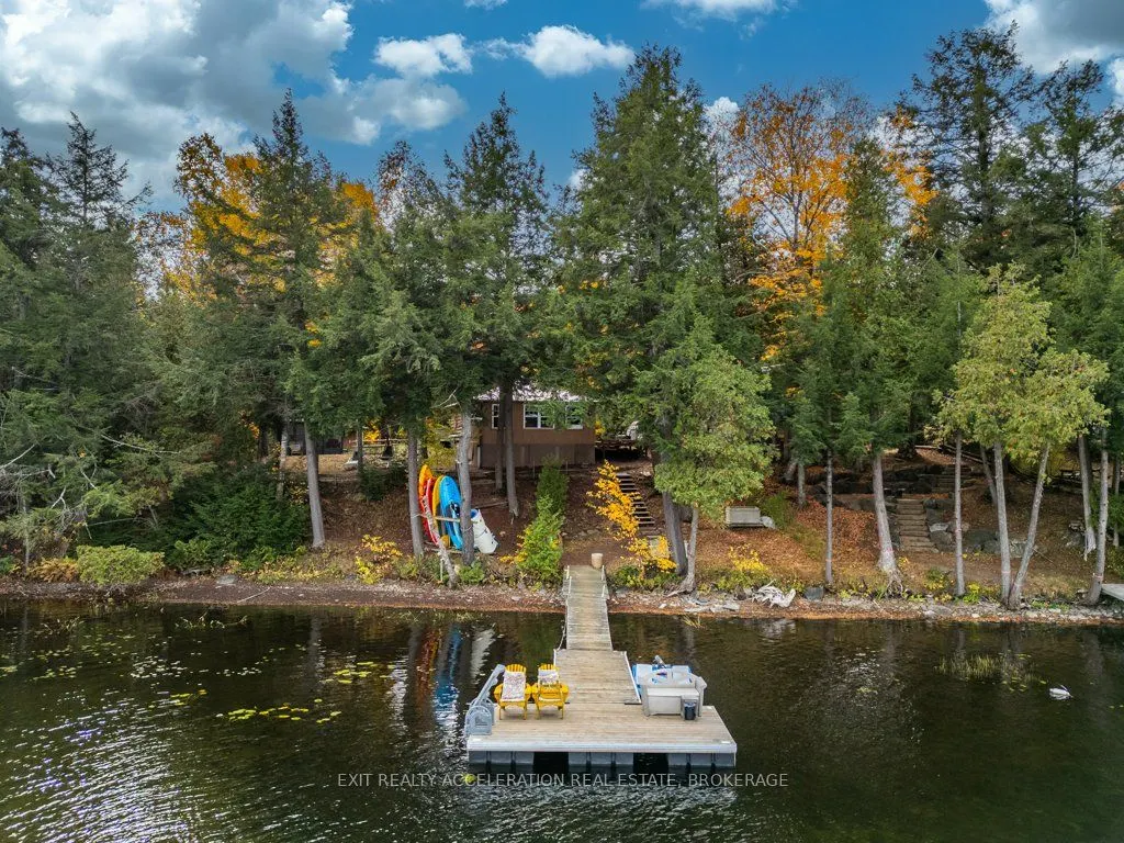 1049 Hawthorn Lane