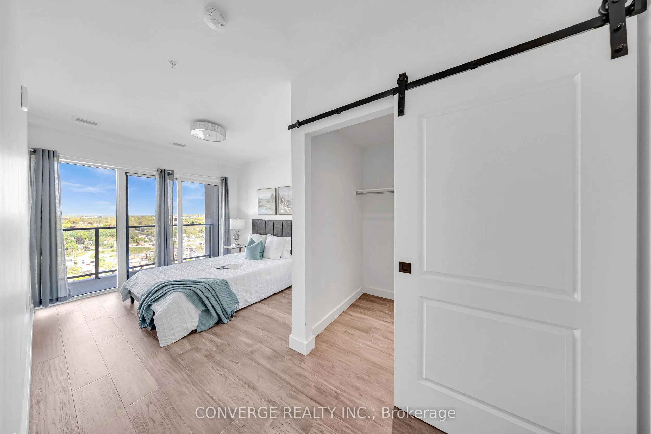 15 Glebe Street, #1903
