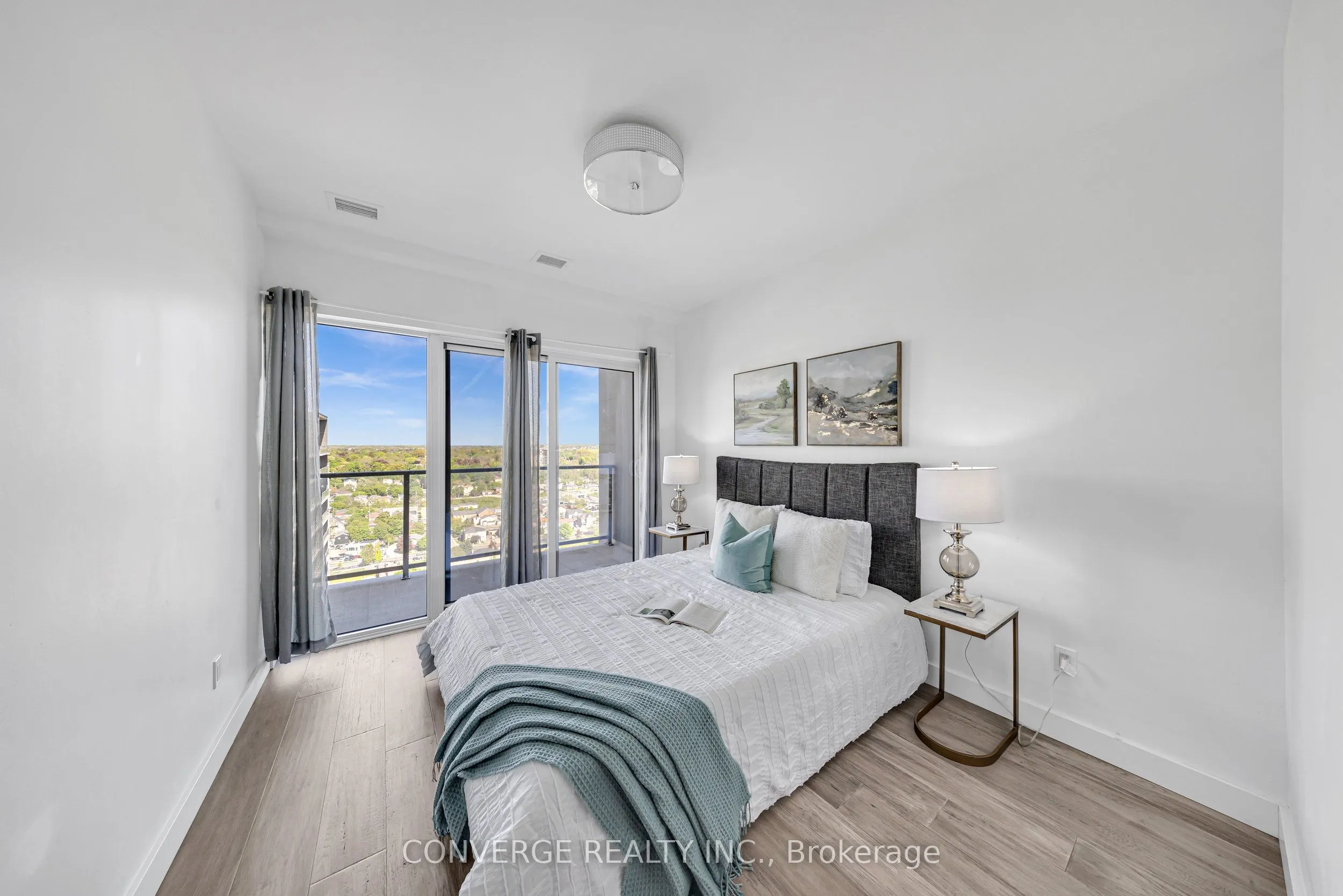 15 Glebe Street, #1903