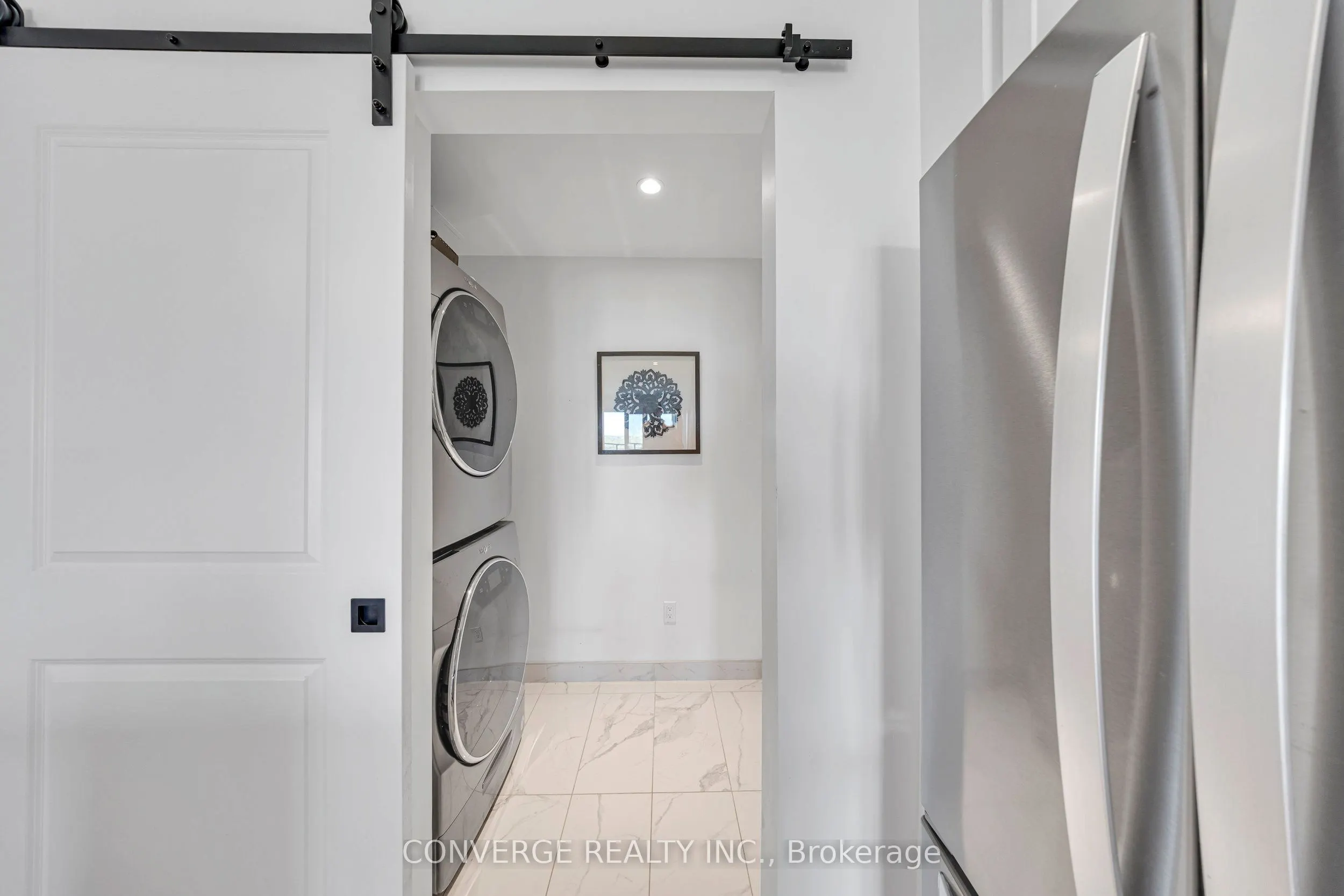 15 Glebe Street, #1903